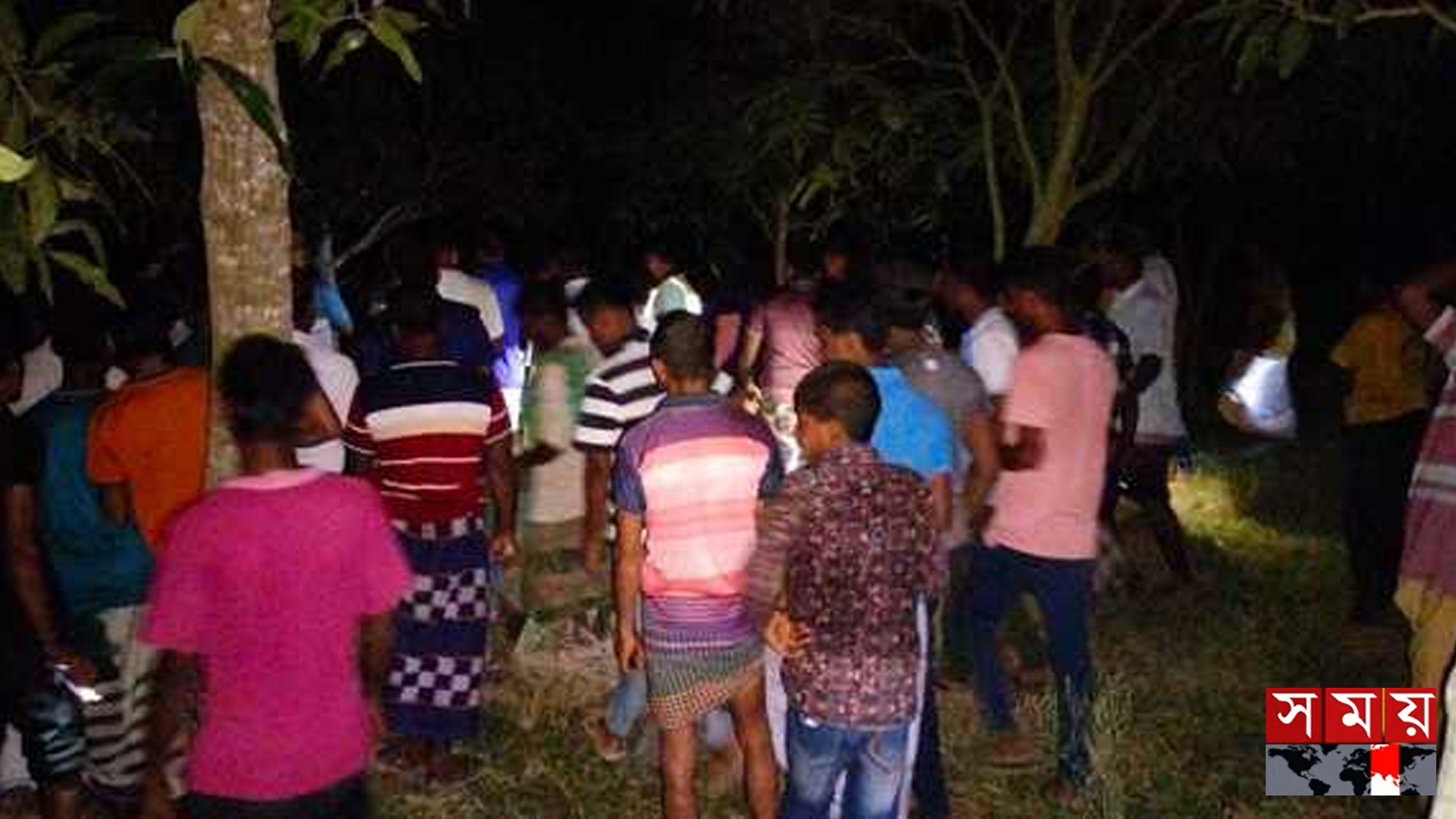 গোমস্তাপুরে অজ্ঞাতপরিচয় নারীর গলাকাটা মরদেহ উদ্ধার