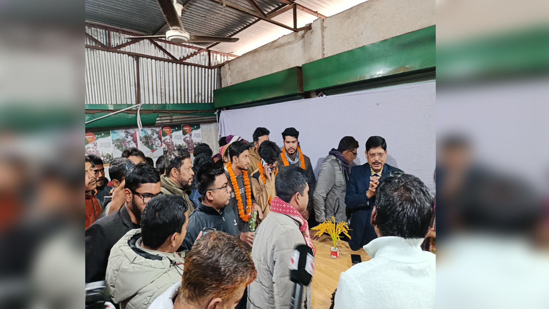 বৈষম্যবিরোধী ছাত্র আন্দোলনের তিন শতাধিক নেতাকর্মীর বিএনপিতে যোগদান