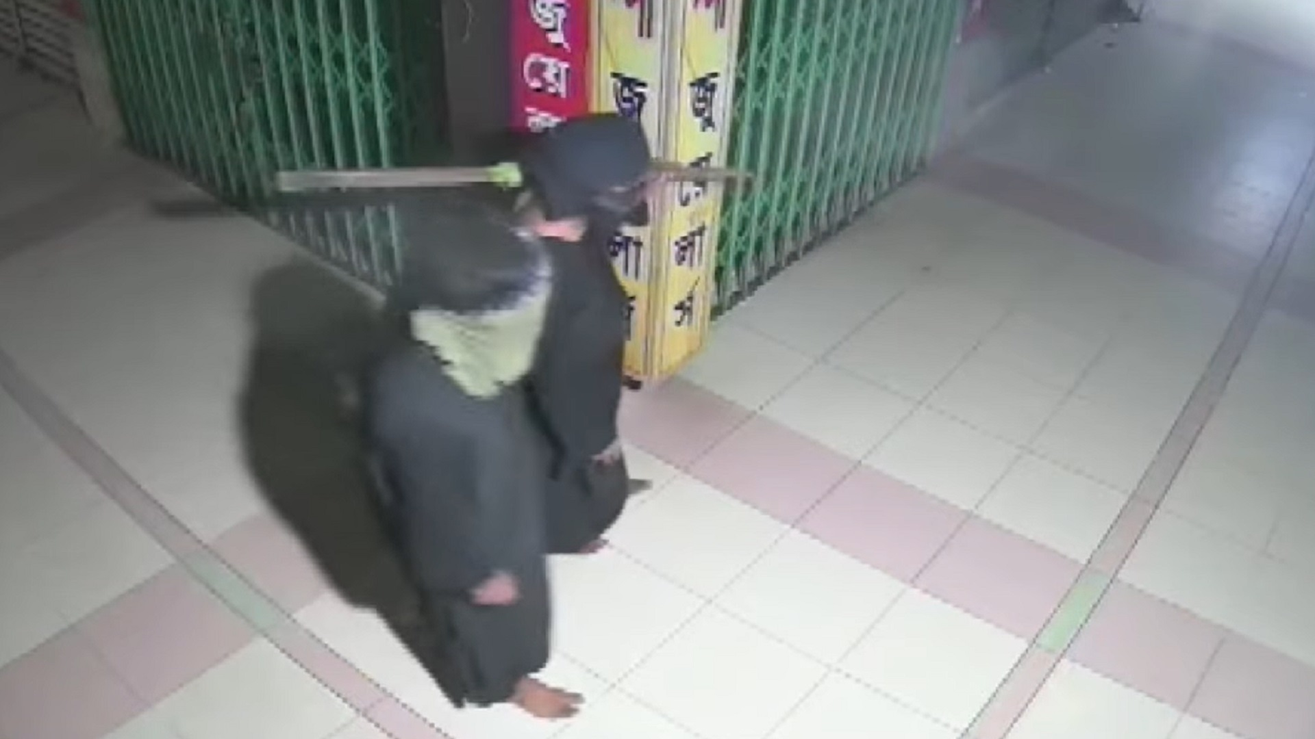 ফরচুন শপিং মলে স্বর্ণের দোকানে চুরি: ১৯০ ভরি স্বর্ণসহ গ্রেফতার ৪