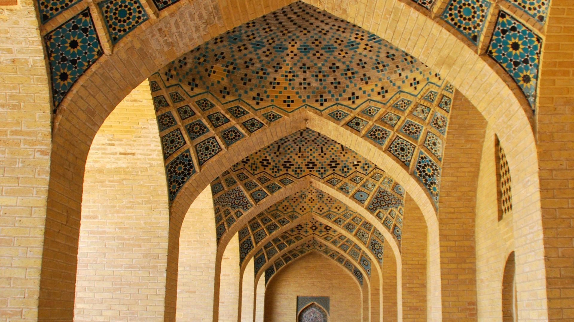 রাস্তায় বের হওয়ার আগে যে আমল সুরক্ষিত রাখবে!