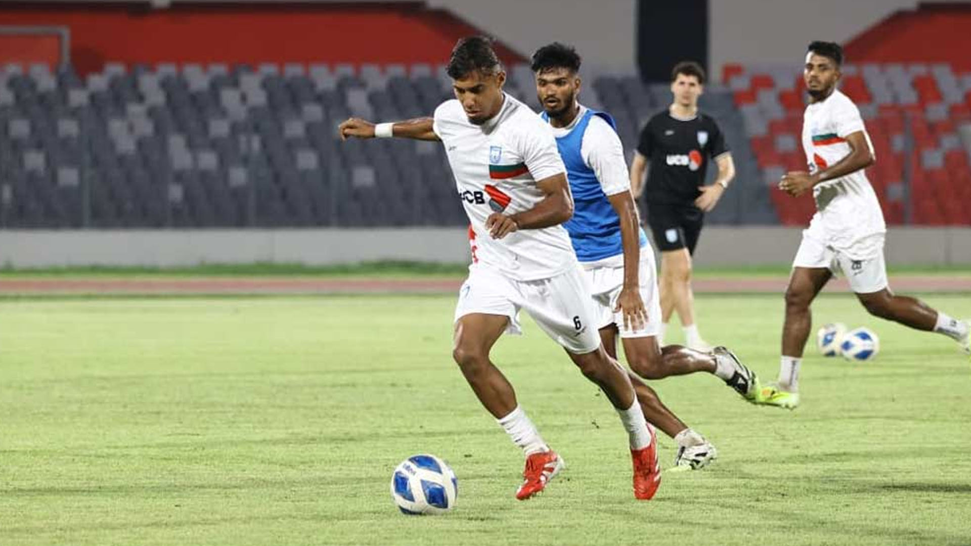 ঘরের মাঠে ভারতের বিপক্ষে পা হড়কাতে চায় না বাংলাদেশ