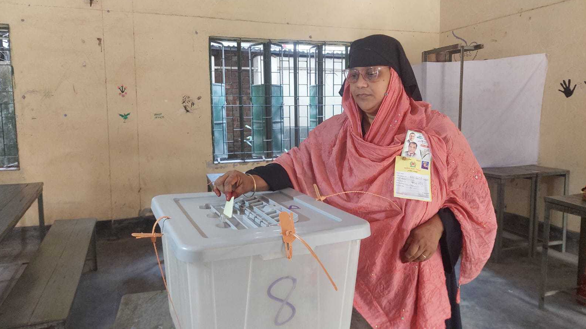 বগুড়া-৬ আসনে উপ-নির্বাচনের ভোটগ্রহণ চলছে