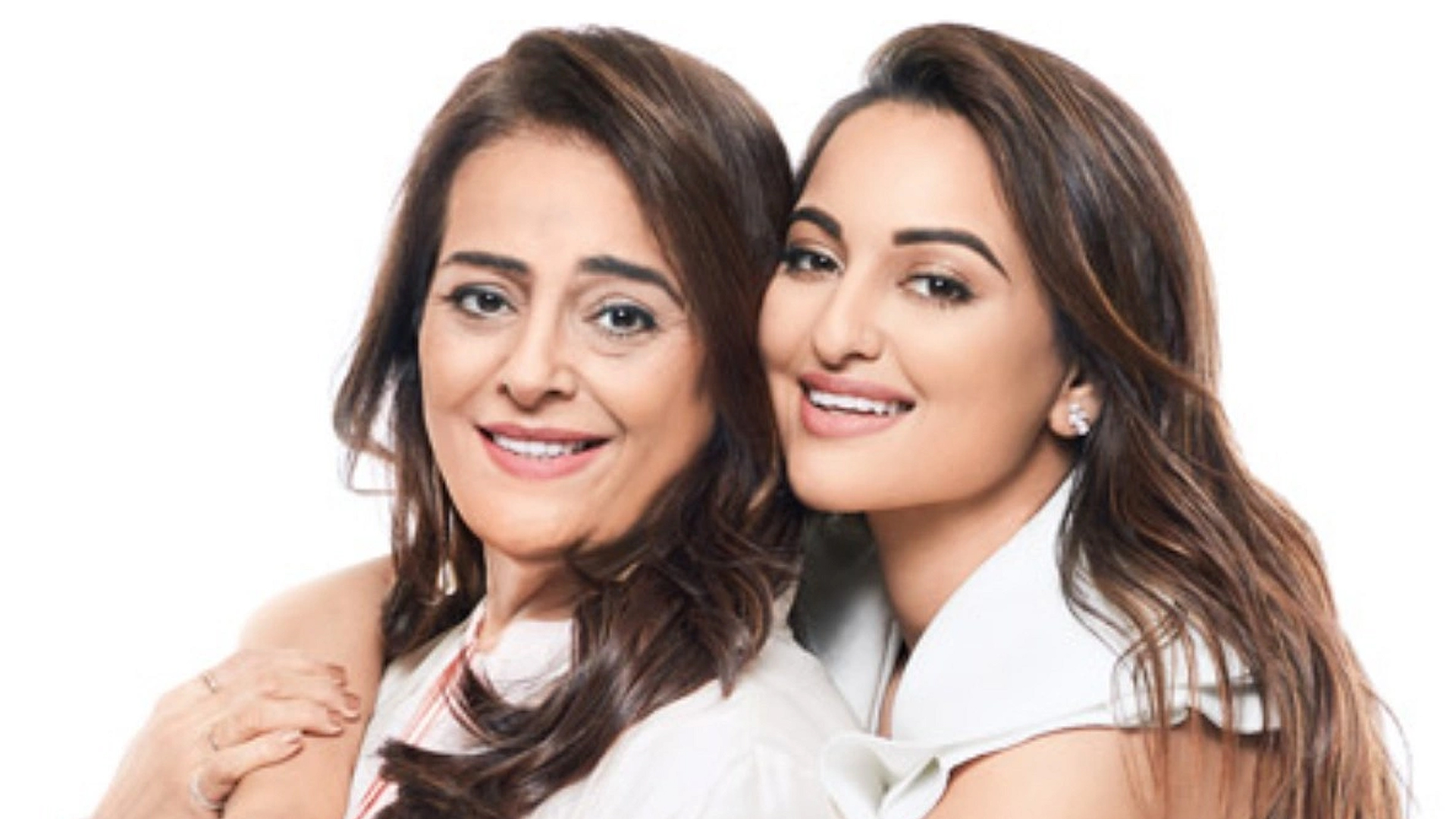 সোনাক্ষীর অন্তঃসত্ত্বা হওয়ার গুঞ্জনের মুখ খুললেন তার মা পুনম!