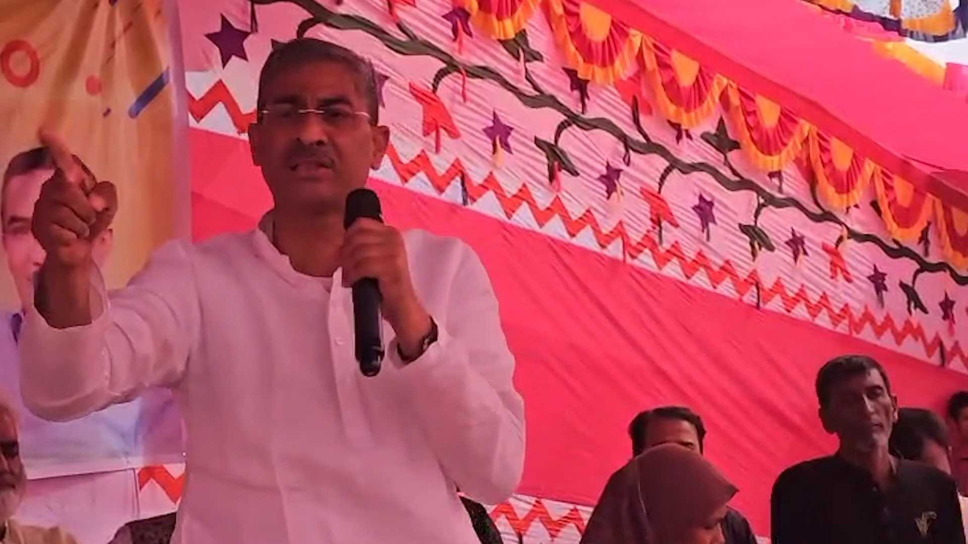 বেহেশতের টিকিট বিলিকারী আর লকডাউন দাতাদের মধ্যে সম্পর্ক আছে: এ্যানি