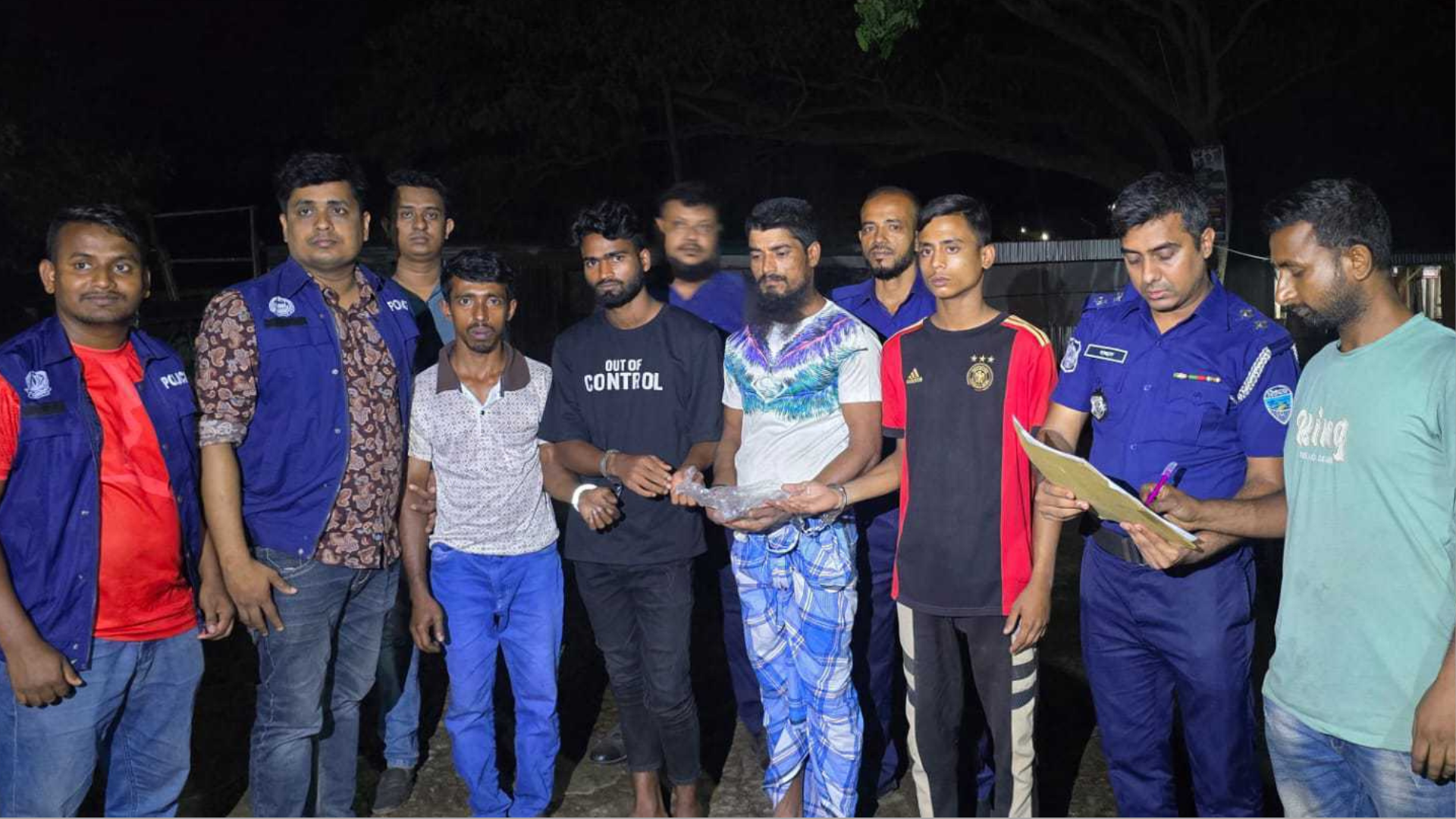 কুমিল্লায় ইয়াবাসহ ৪ যুবক গ্রেফতার