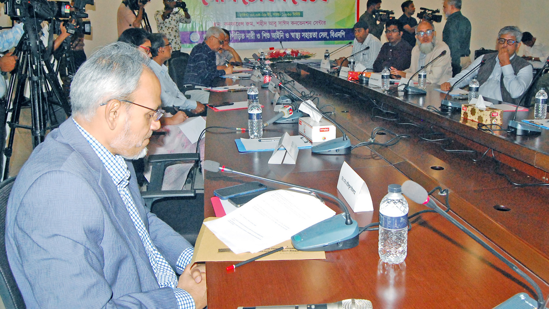 হামের প্রাদুর্ভাব ও করণীয় বিষয়ে গোলটেবিল বৈঠক অনুষ্ঠিত