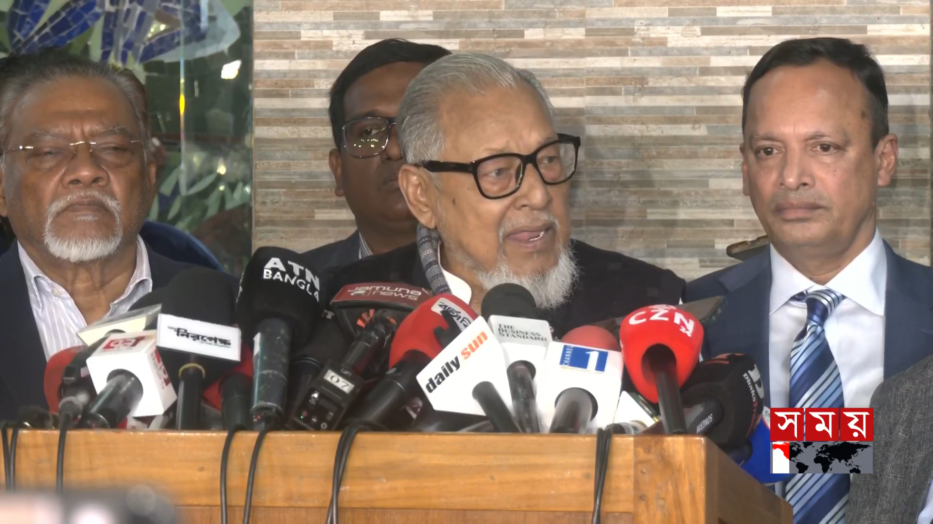 বিদেশে পাঠানো পোস্টাল ব্যালট ভাঁজ করলে বিএনপির নাম-প্রতীক নজরেই পড়বে না: নজরুল ইসলাম