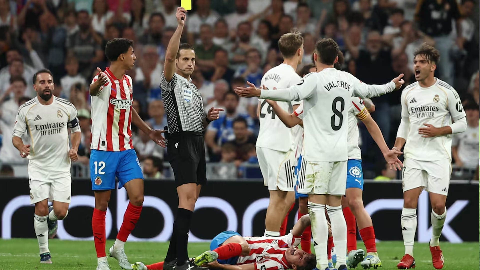 বার্নাব্যুতে হোঁচট, শিরোপার লড়াইয়ে আরও পিছিয়ে পড়লো রিয়াল