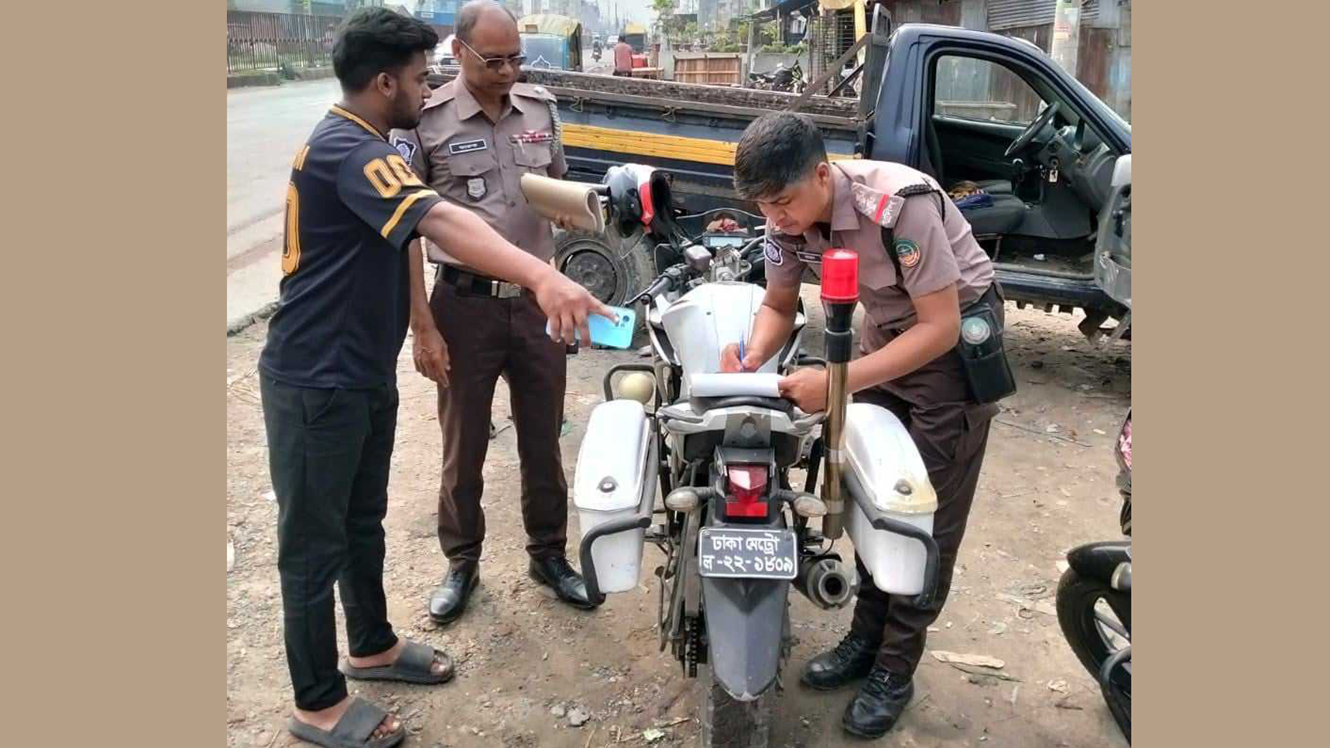 রংপুরে বিশেষ চেকপোস্ট, ২৪ ঘণ্টায় ৬০টি মামলা