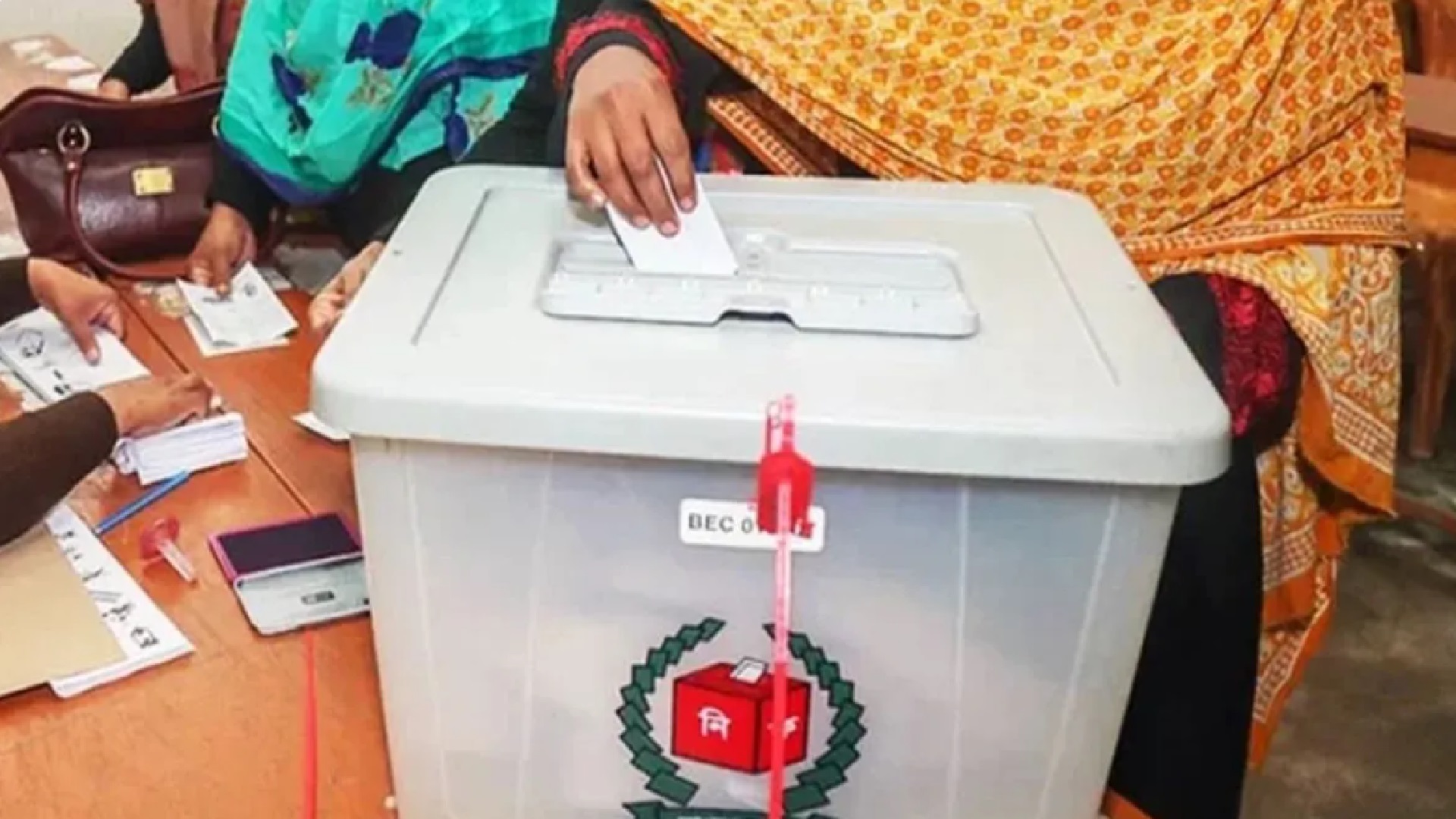 ভোটের ফলাফল ঘোষণায় বিলম্ব হলে বিশৃঙ্খলার শঙ্কা বিশ্লেষকদের