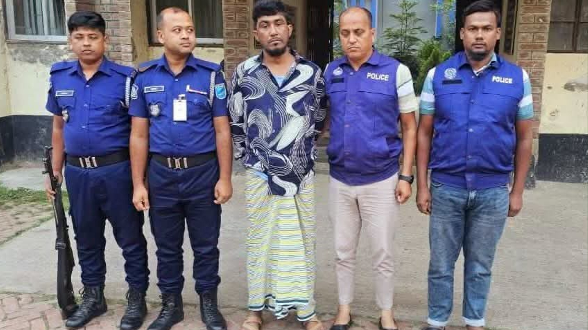 সালথায় ইউপি চেয়ারম্যান গ্রেফতার