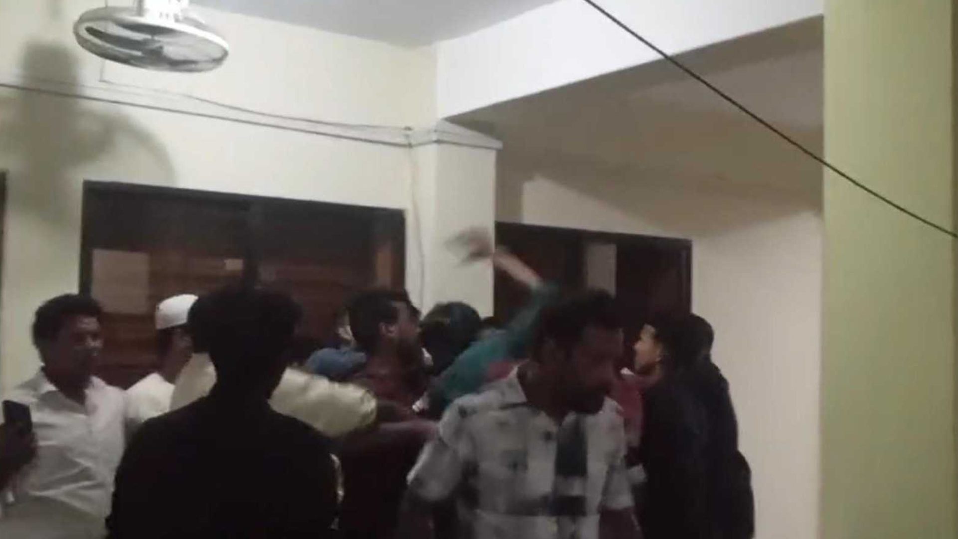 রাতেও সরকারি অফিস খোলা রাখা নিয়ে গণঅধিকার ও ছাত্রদলের সংঘর্ষ