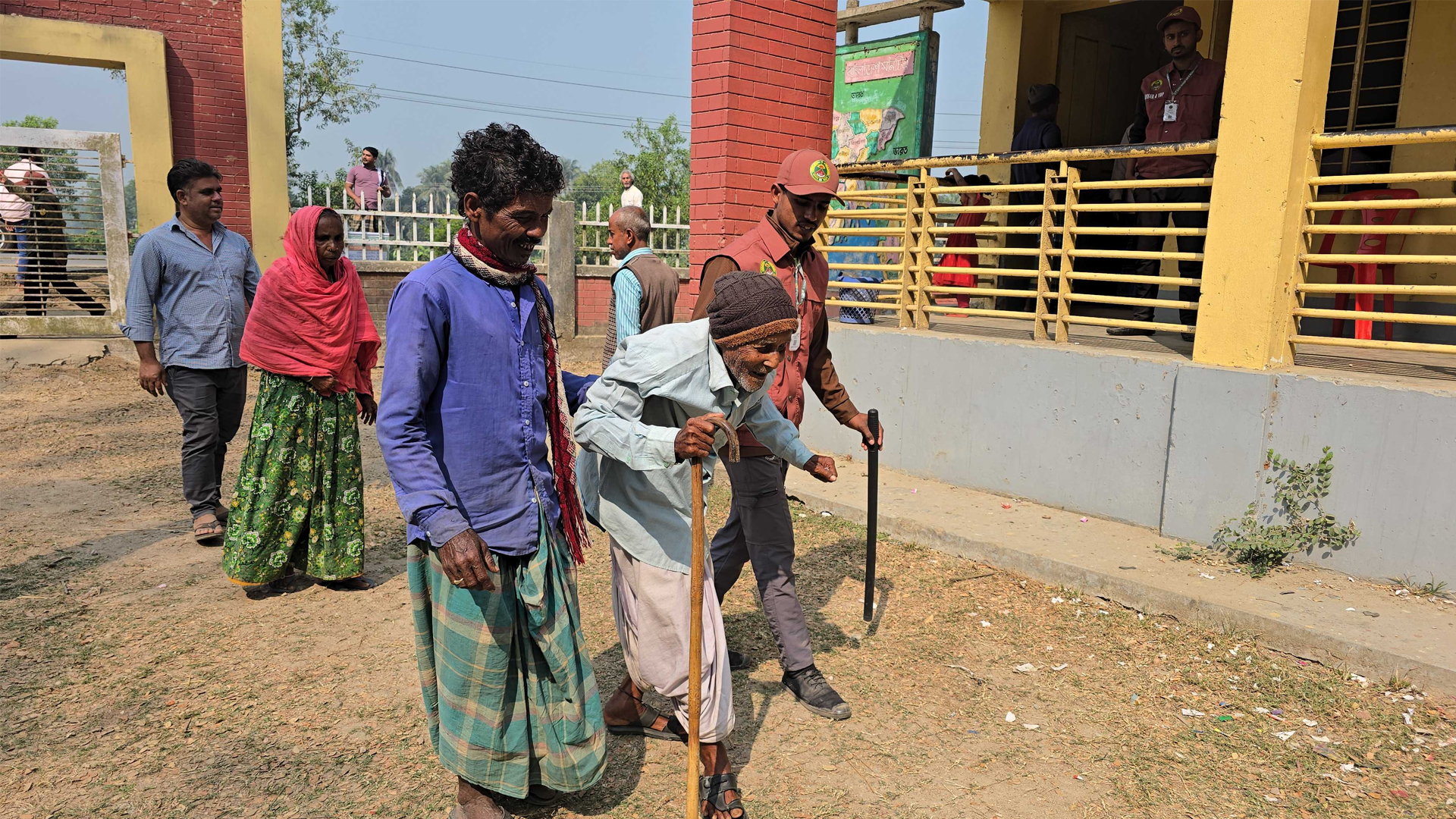 ভোট দিতে পেরে খুশি ‘শতবর্ষী’ নিরঞ্জন