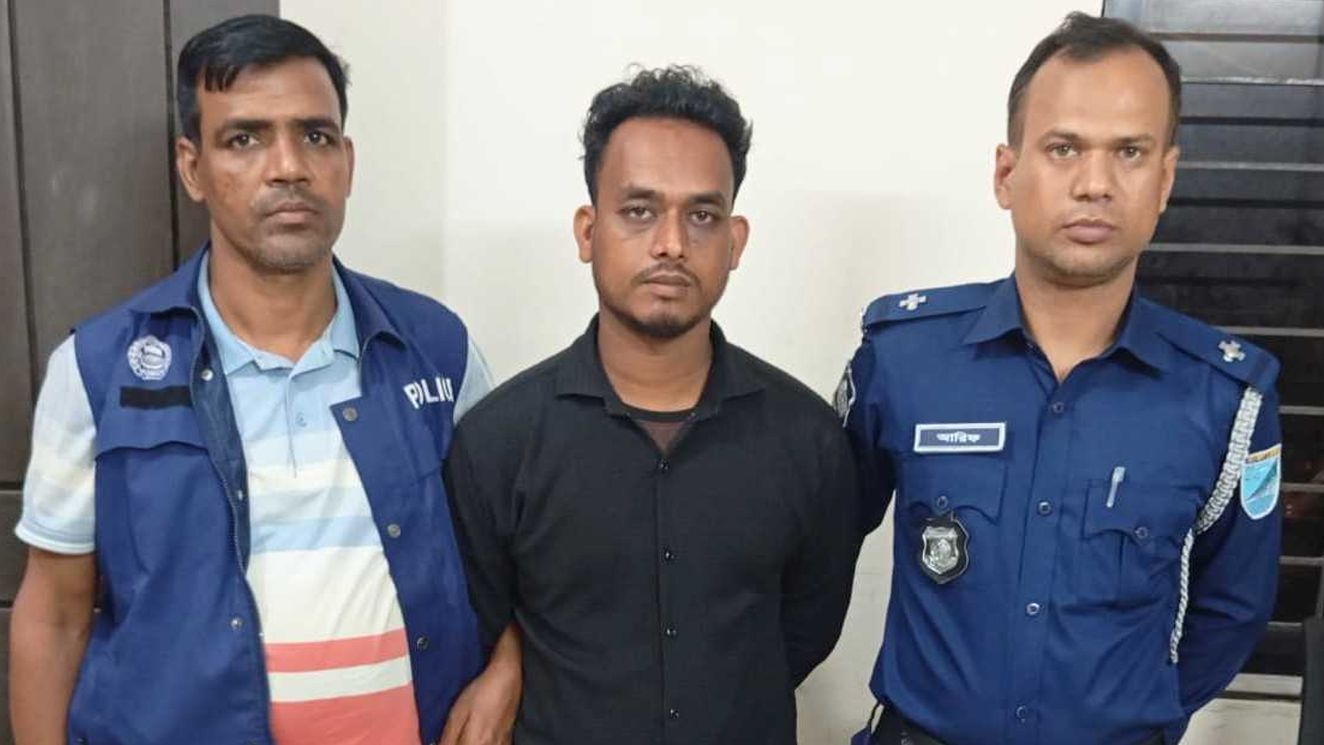 আড়াইহাজার থানা থেকে পালিয়ে যাওয়া হত্যাচেষ্টা মামলার সেই আসামি গ্রেফতার