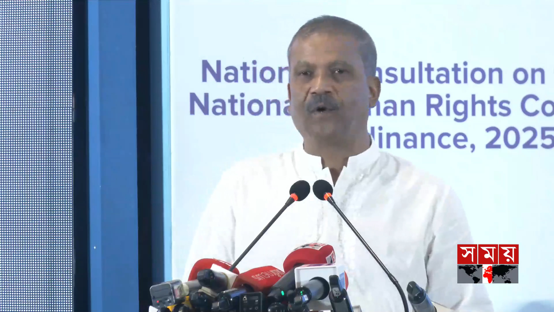 উপদেষ্টা নয়, জাতি হিসেবে সেফ এক্সিটের দরকার বললেন আসিফ নজরুল