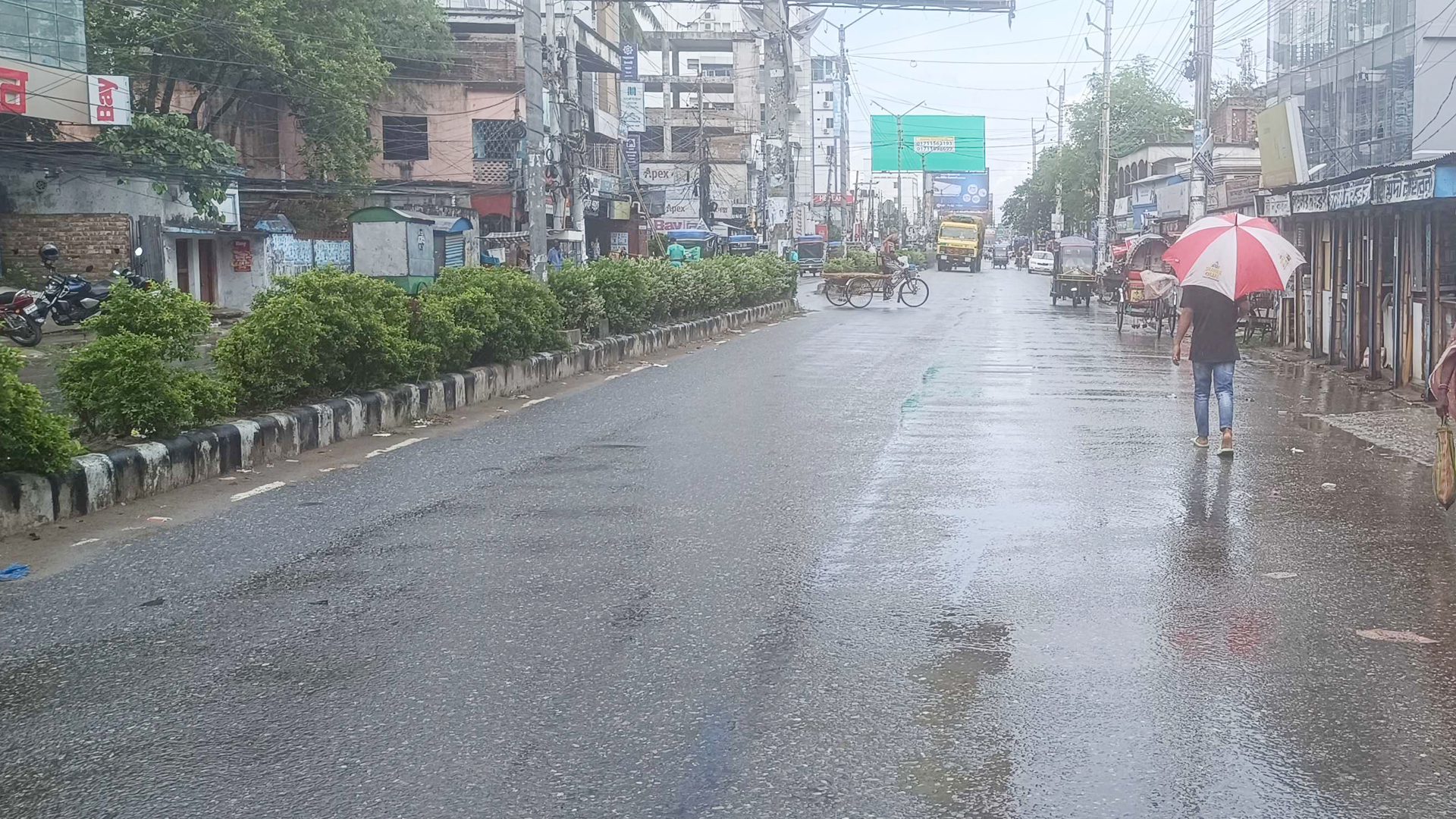 সবচেয়ে বেশি বায়ুদূষণ দুবাইয়ে, বৃষ্টিতে ঢাকায় মাঝারি