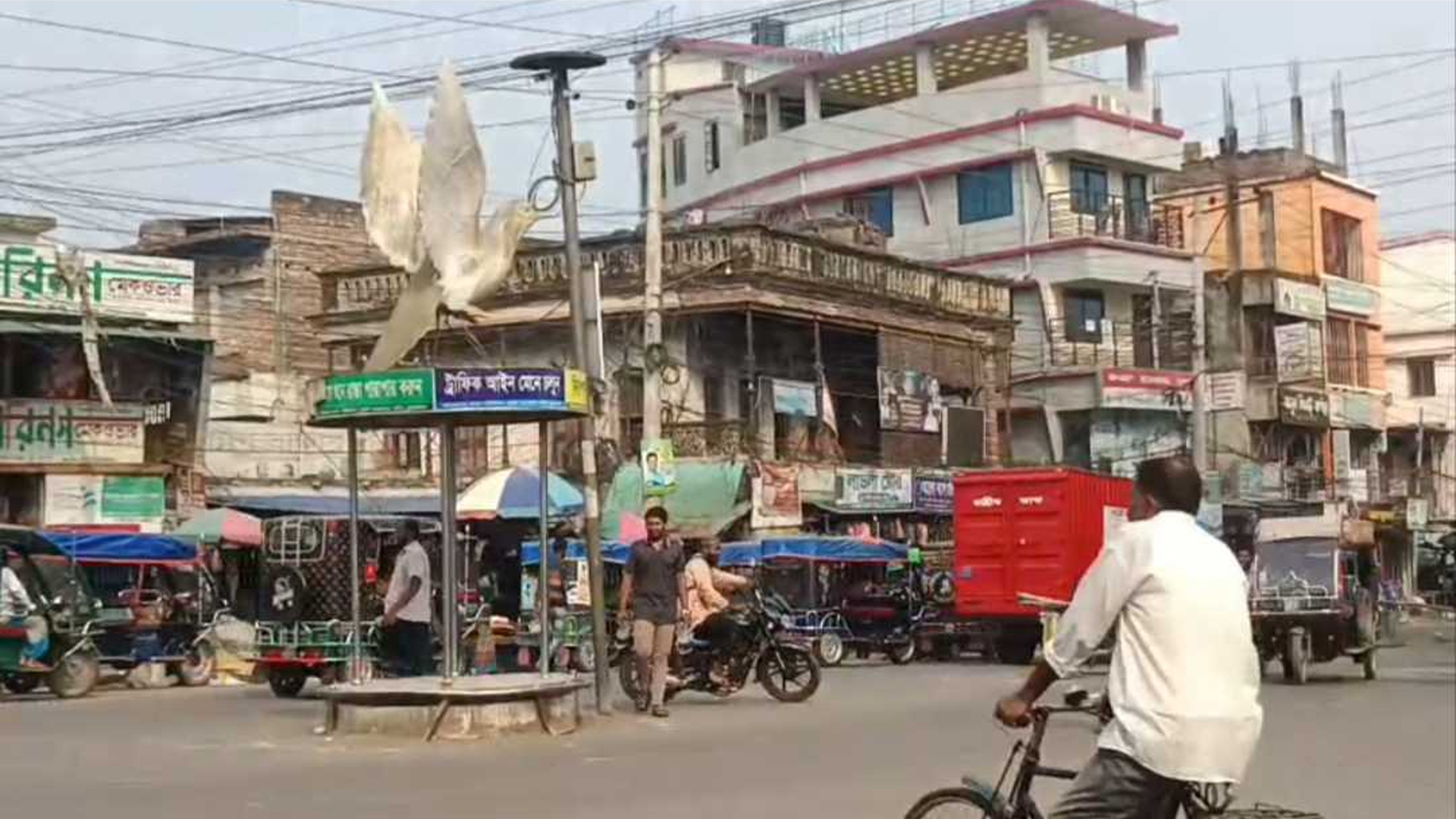 চুয়াডাঙ্গায় ৩৮.৫ ডিগ্রি তাপমাত্রায় জনজীবন স্থবির