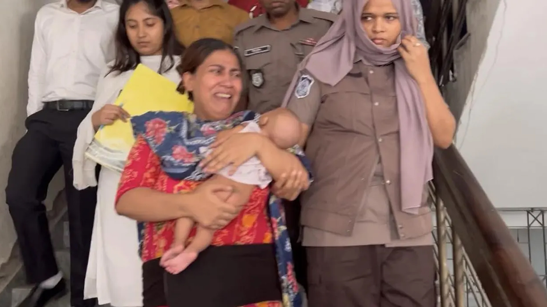 জামিন পেলেন দেড় মাসের সন্তানসহ কারাগারে যাওয়া সেই নেত্রী