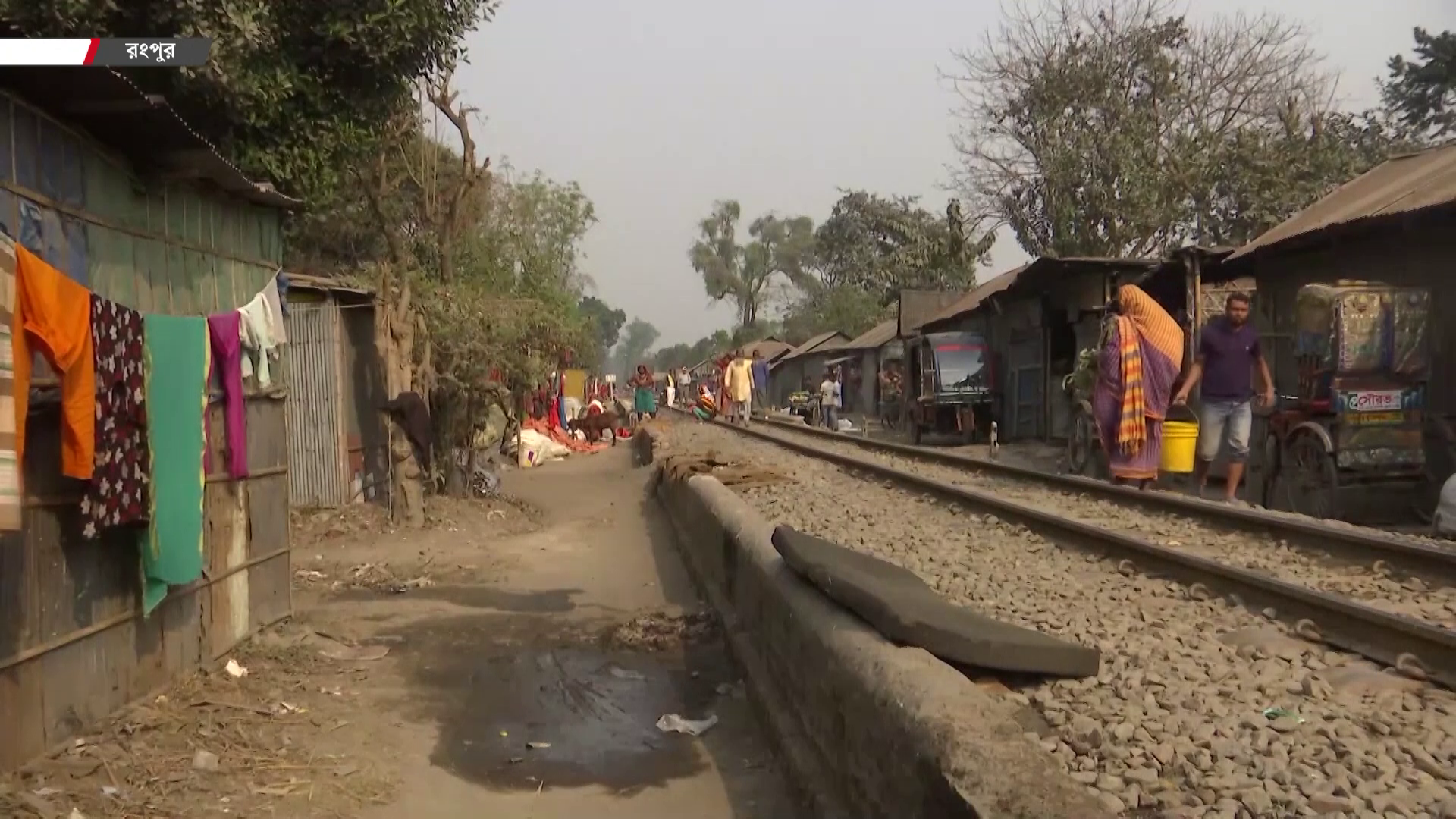 বাস্তুচ্যুতদের ঠাঁই নগরে, ভাঙতে পারছেন না দরিদ্রতার বলয়