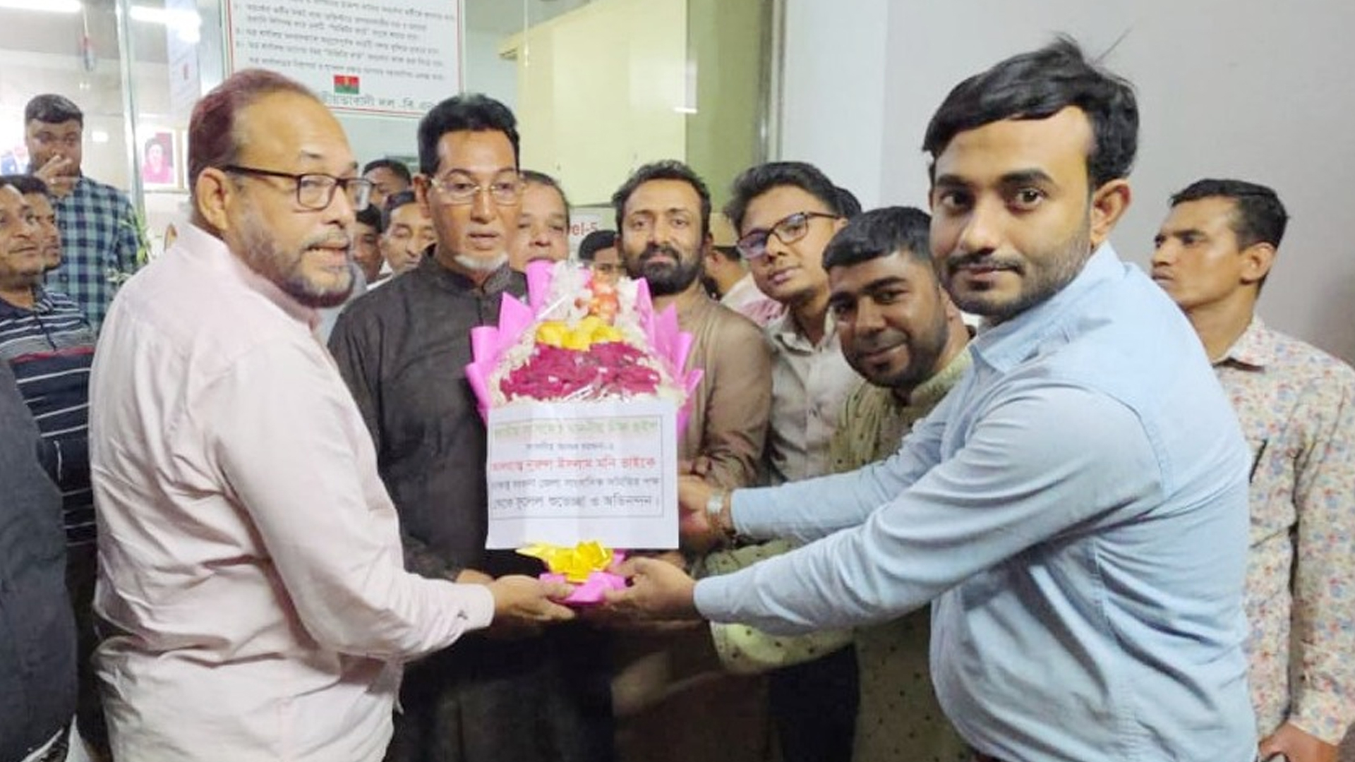 চিফ হুইপকে শুভেচ্ছা জানাল ঢাকাস্থ বরগুনা জেলা সাংবাদিক সমিতি