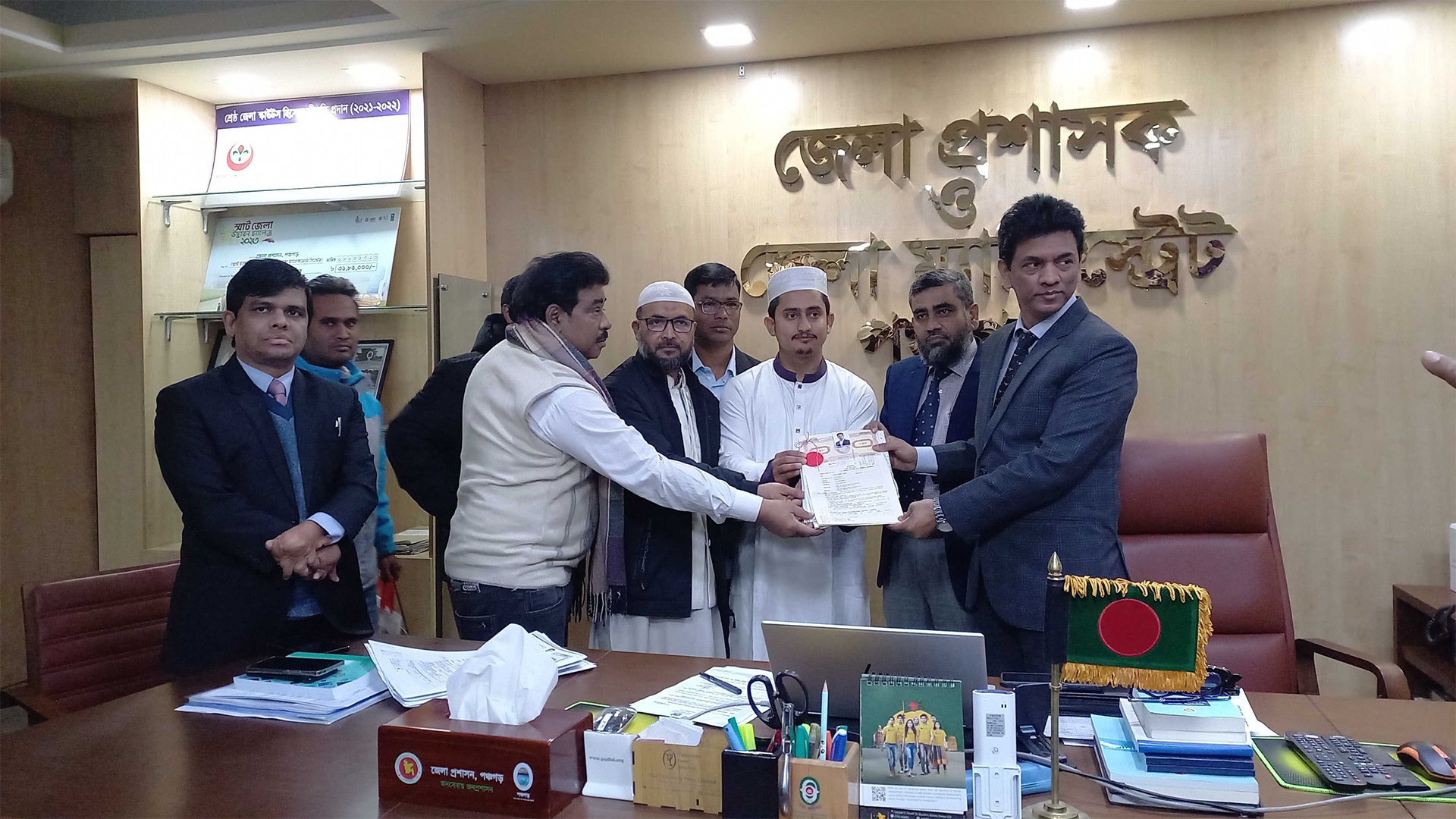 সারজিসকে সমর্থন জানিয়ে পঞ্চগড়-১ আসন থেকে সরে দাঁড়ালেন জামায়াতের প্রার্থী