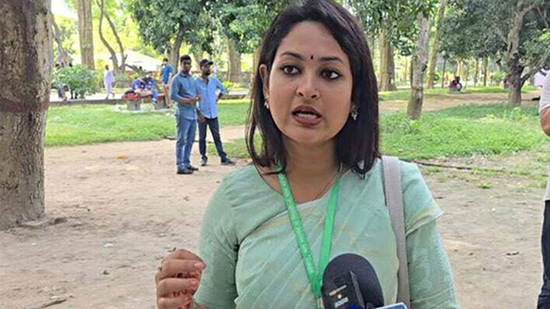 আলোচনায় এগিয়ে থাকলেও ১১ হলের ফলাফলে পিছিয়ে ছাত্রদলের এষা