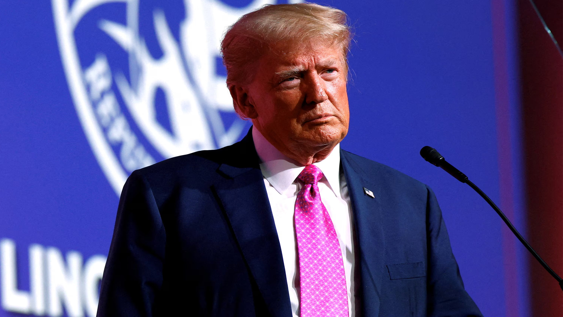 বিশ্ববিদ্যালয় ভর্তি ঝুঁকিতে, ট্রাম্প প্রশাসনের নতুন ভিসা নীতি 1 ট্রাম্পের শপথের আগেই বিদেশি শিক্ষার্থীদের ক্যাম্প...