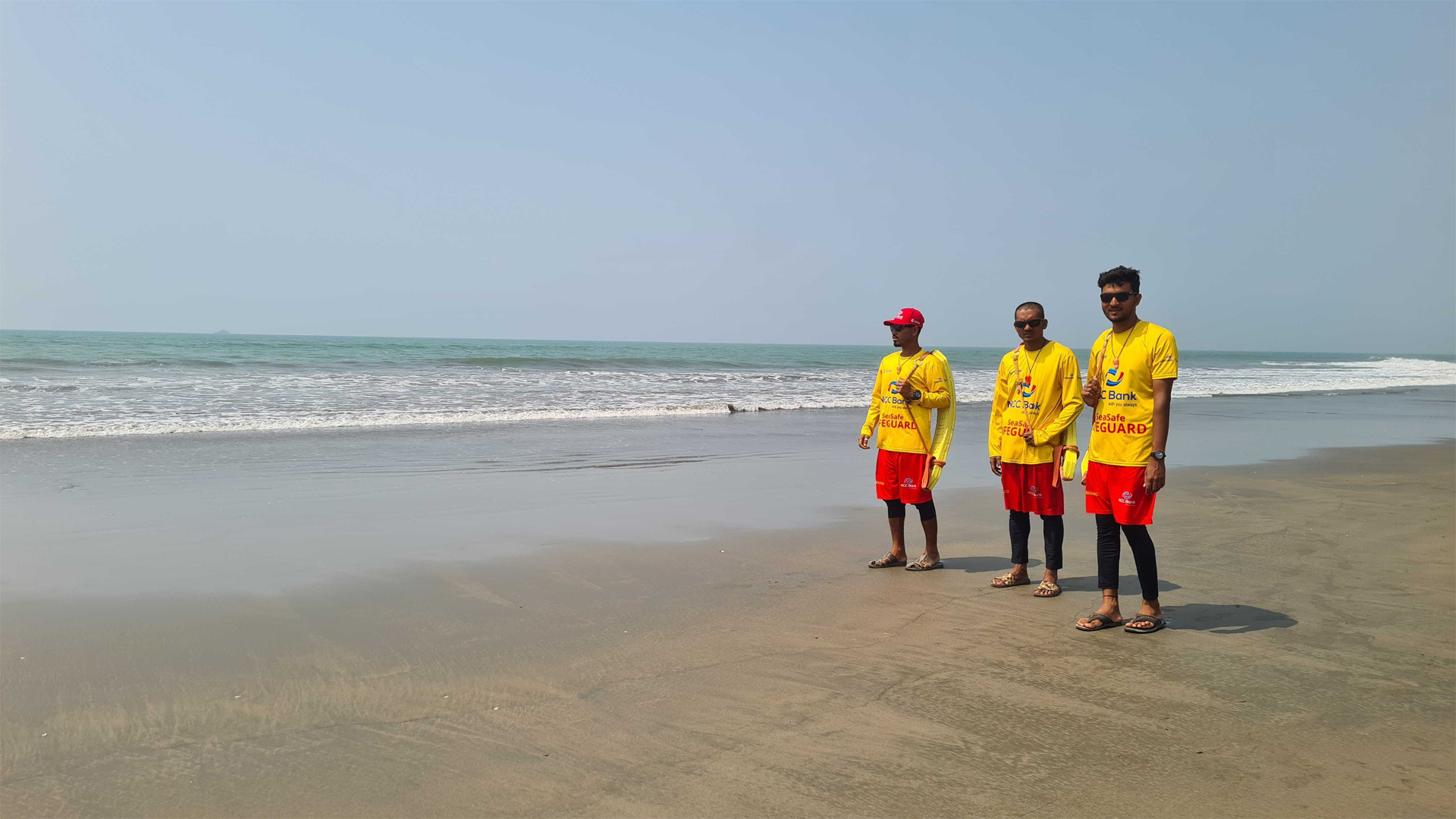 স্তব্ধ সমুদ্রপাড়, ৫০০ টাকায় নামছে এসি রুমের ভাড়া!