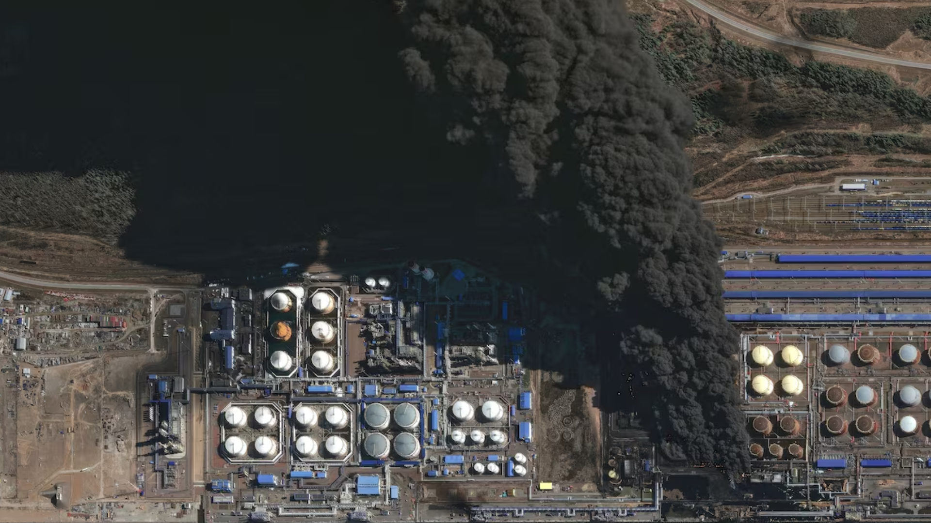 ইউক্রেনের বিভিন্ন অঞ্চলে রাশিয়ার বোমা হামলা, নিহত ৫