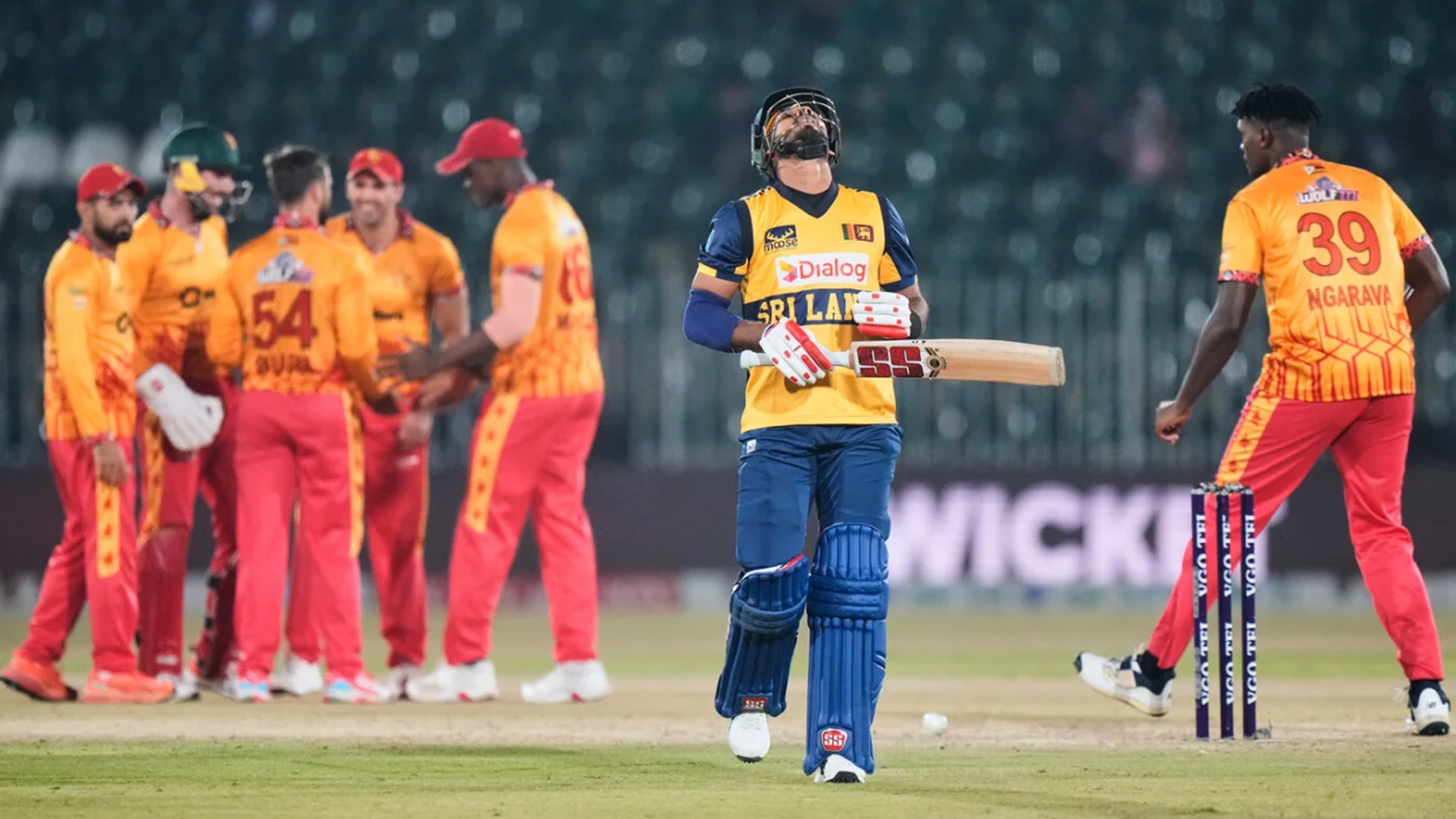 শ্রীলঙ্কাকে হারিয়ে ত্রিদেশীয় সিরিজে জিম্বাবুয়ের দাপট