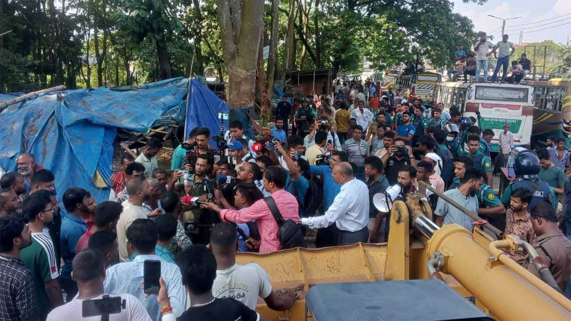 সিলেটে এক সপ্তাহে ২ শতাধিক অপরাধী আটক, ৪ হোটেল সিলগালা