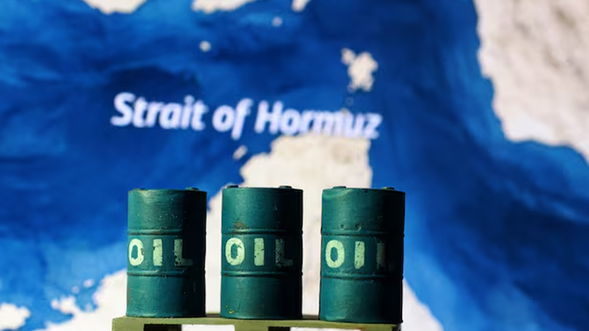 বিশ্ববাজারে ফের লাফিয়ে বাড়ছে জ্বালানি তেলের দাম