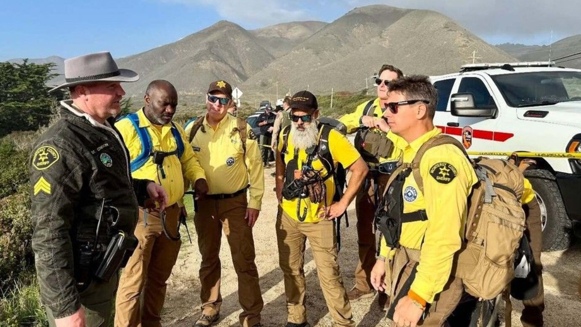 পাঁচ বছরের মেয়েকে বাঁচাতে সমুদ্রে ঝাঁপ, ভেসে গেলেন বাবাও