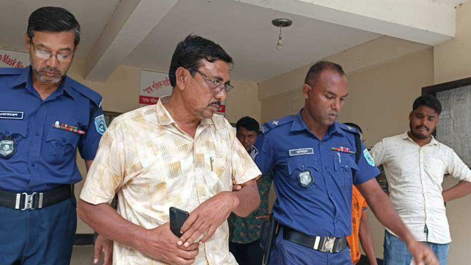 গাইবান্ধায় ইউপি চেয়ারম্যান গ্রেফতার