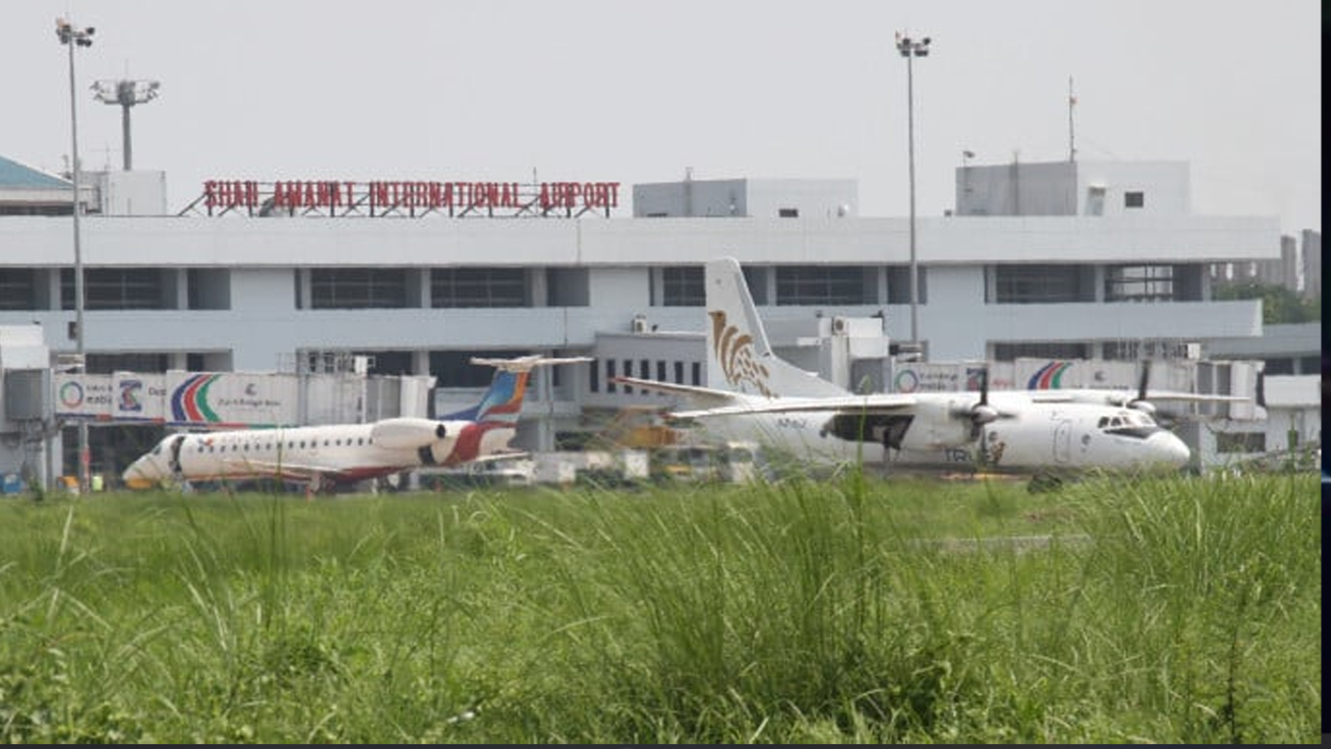 ওমানে সড়ক দুর্ঘটনায় নিহত ৮ জনের লাশ এলো শাহ আমানত বিমানবন্দরে, কান্নার রোল