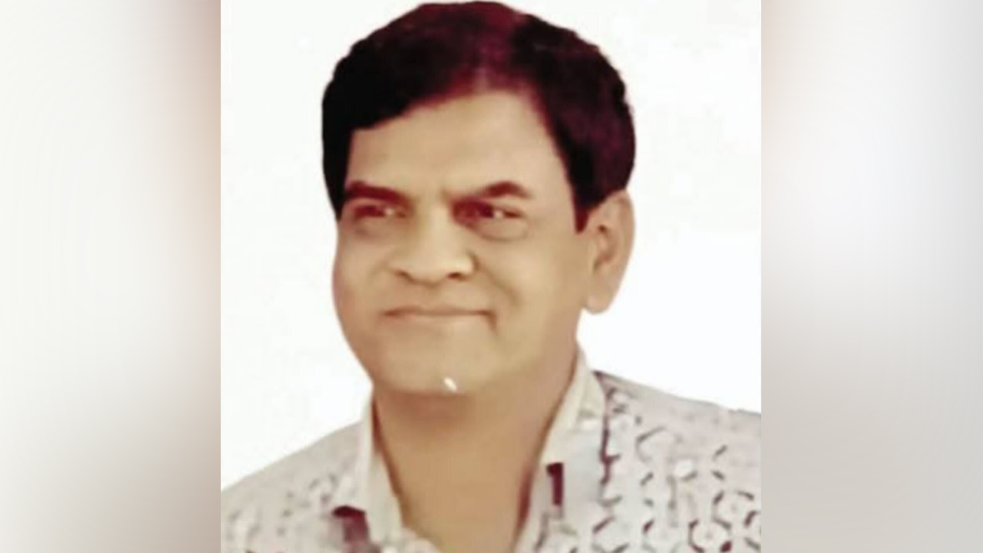 চাঁদা না দেয়ায় সড়ক সংস্কার কাজ বন্ধ, প্রাণভয়ে পালিয়ে বেড়াচ্ছেন ঠিকাদার