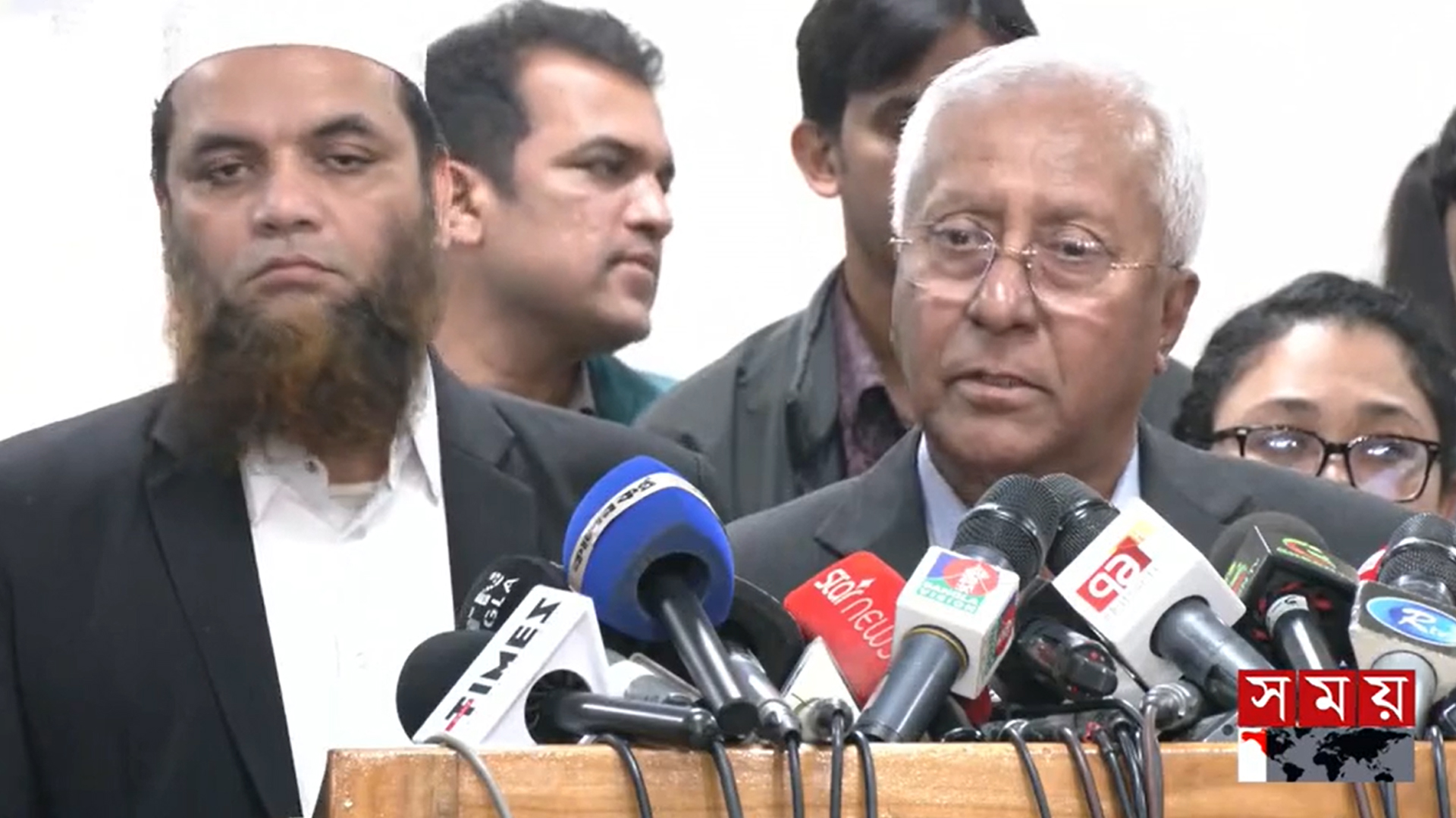 জামায়াত নেতাকে যারা আটক করেছে তারা সিদ্ধান্ত নেবে: ইসি সচিব