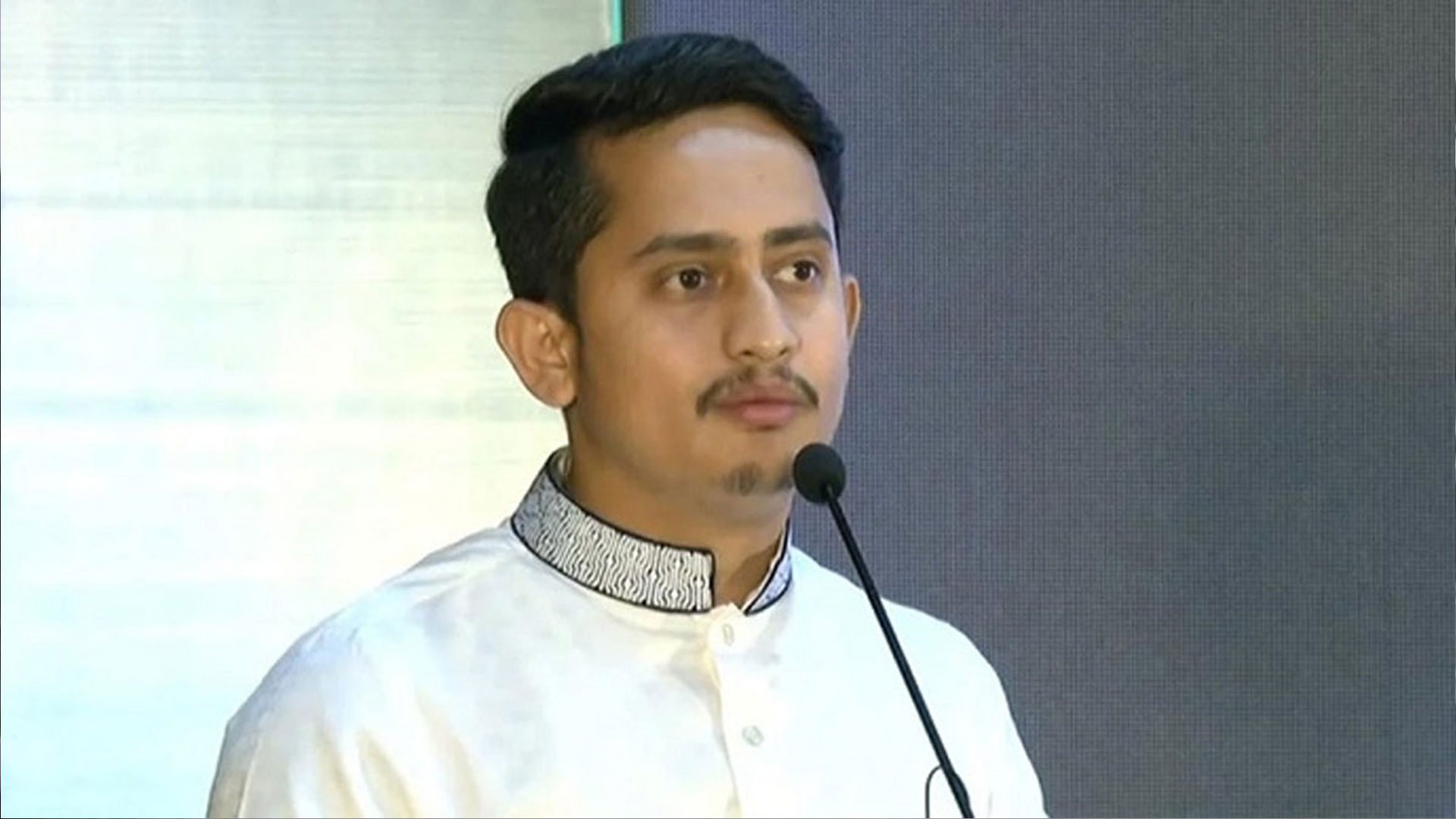 সেনাপ্রধানের ভূয়সী প্রশংসায় সারজিস