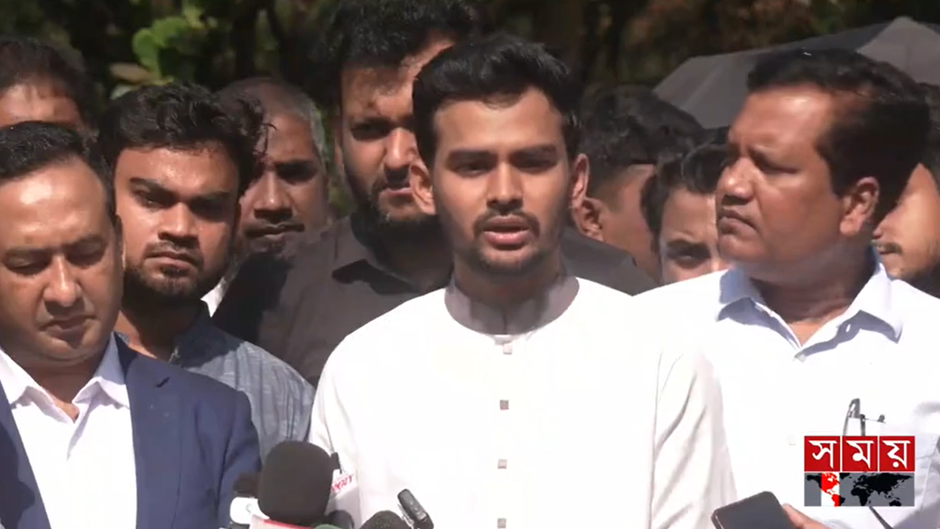 জুলাই শহীদদের পরিচয় শনাক্তে বিদেশি ফরেনসিক টিম আসছে ৫ ডিসেম্বর: আসিফ মাহমুদ