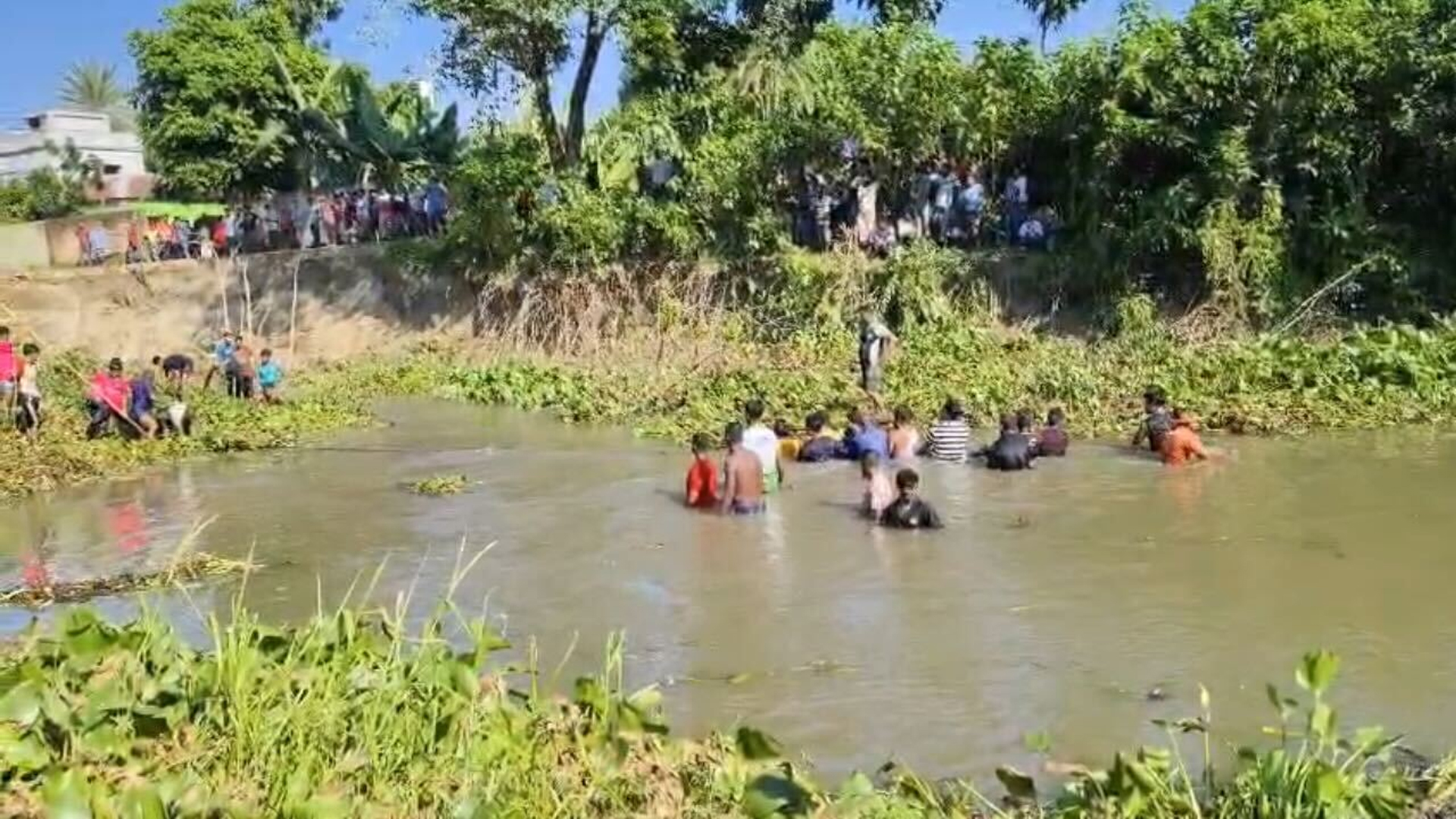 গাজীপুরে নদীতে পড়ে এক নারীর মৃত্যু, নিখোঁজ আরেকজন