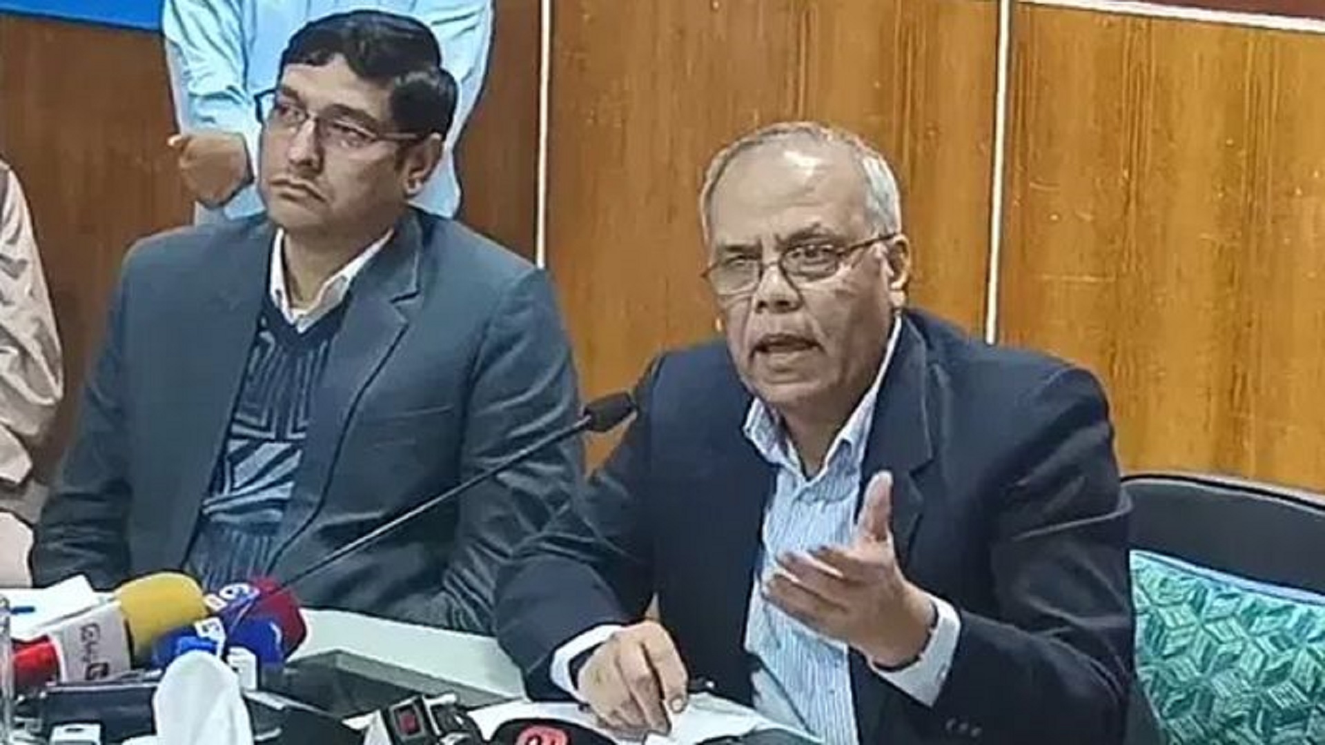 নতুন প্রকল্প পরবর্তী সরকারের ওপর চাপ সৃষ্টি করবে: কামাল আহমেদ