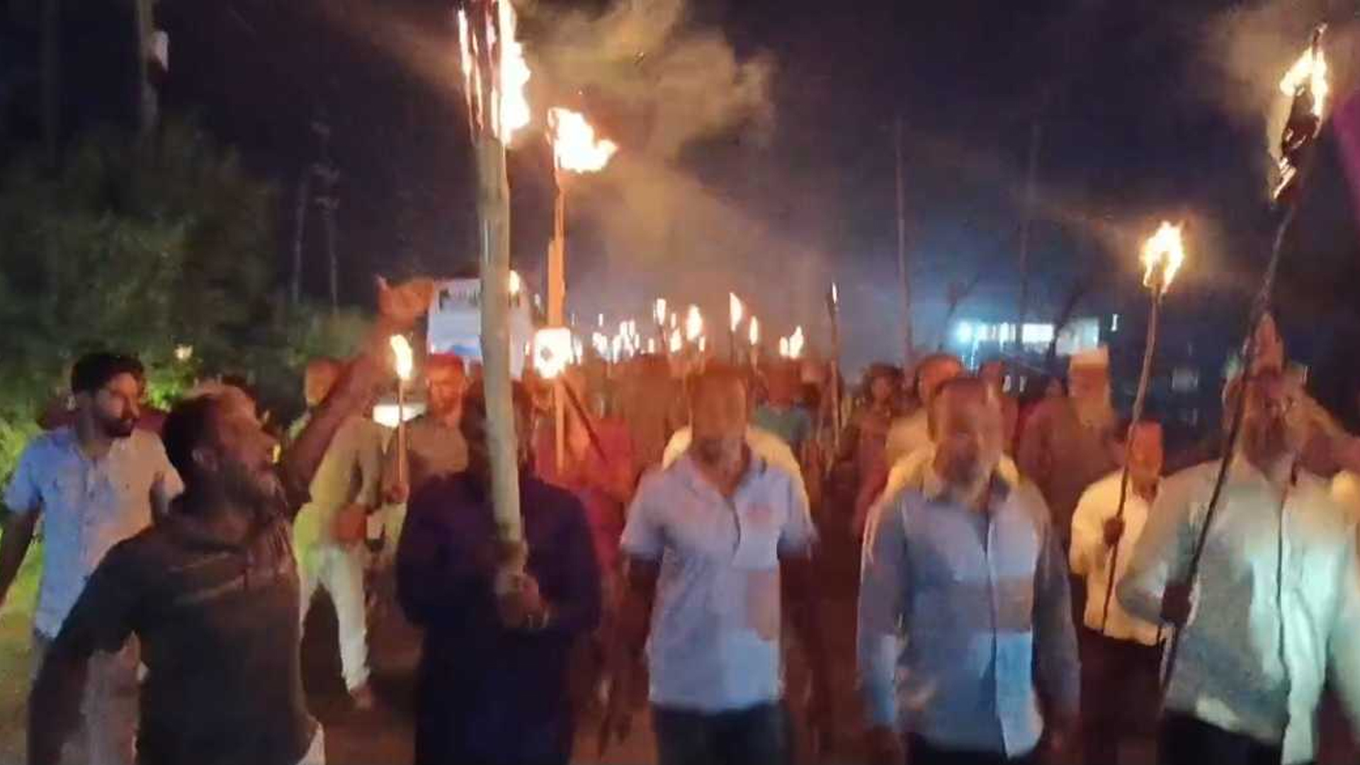 সাতক্ষীরা-২ ও ৩ আসনে বিএনপির মনোনয়ন নিয়ে অসন্তোষ, বঞ্চিতদের মশাল মিছিল