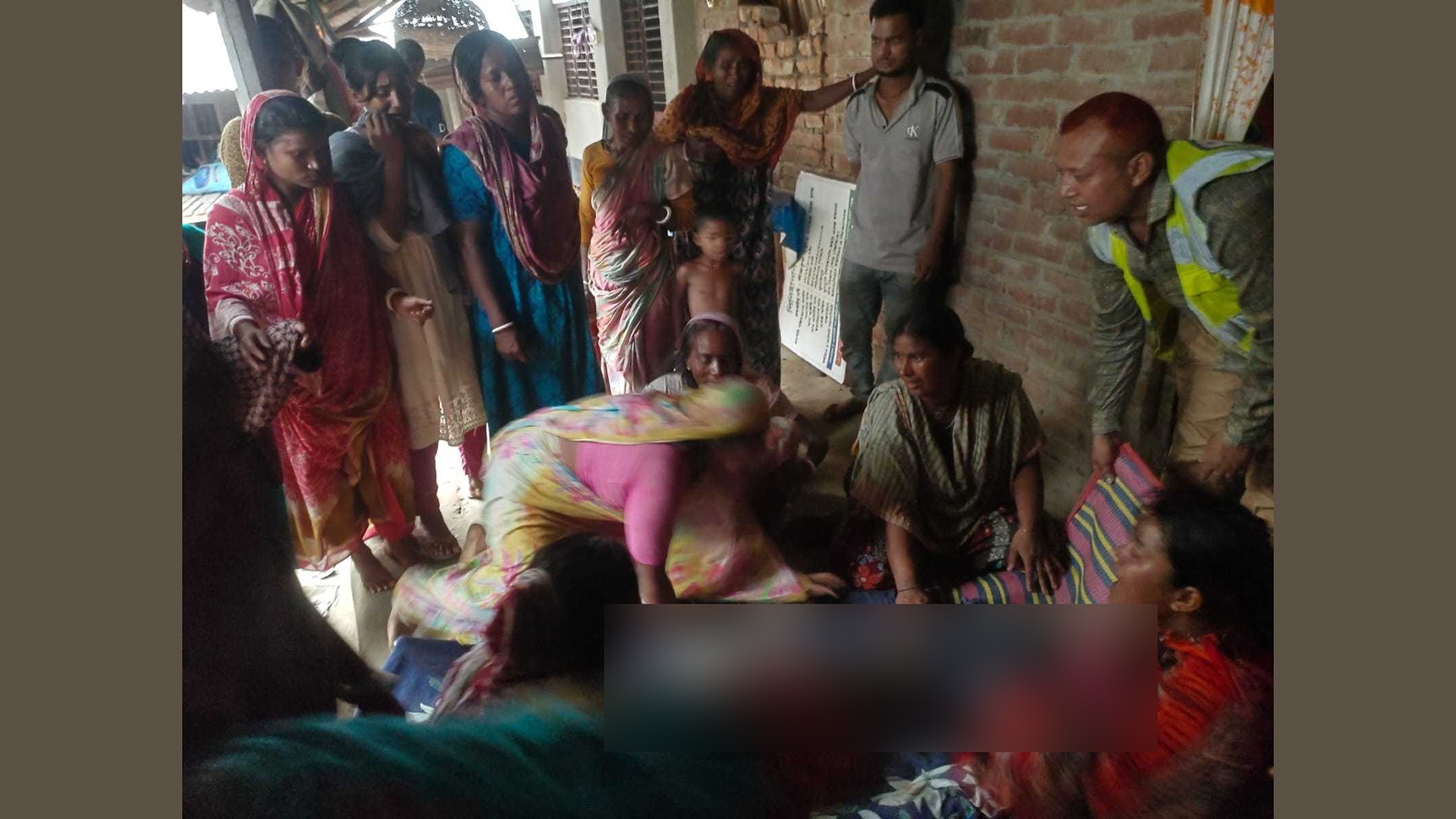 রাগ করে স্ত্রী বাপের বাড়ি, ফিরে না আসায় গলায় ফাঁস দিলেন স্বামী