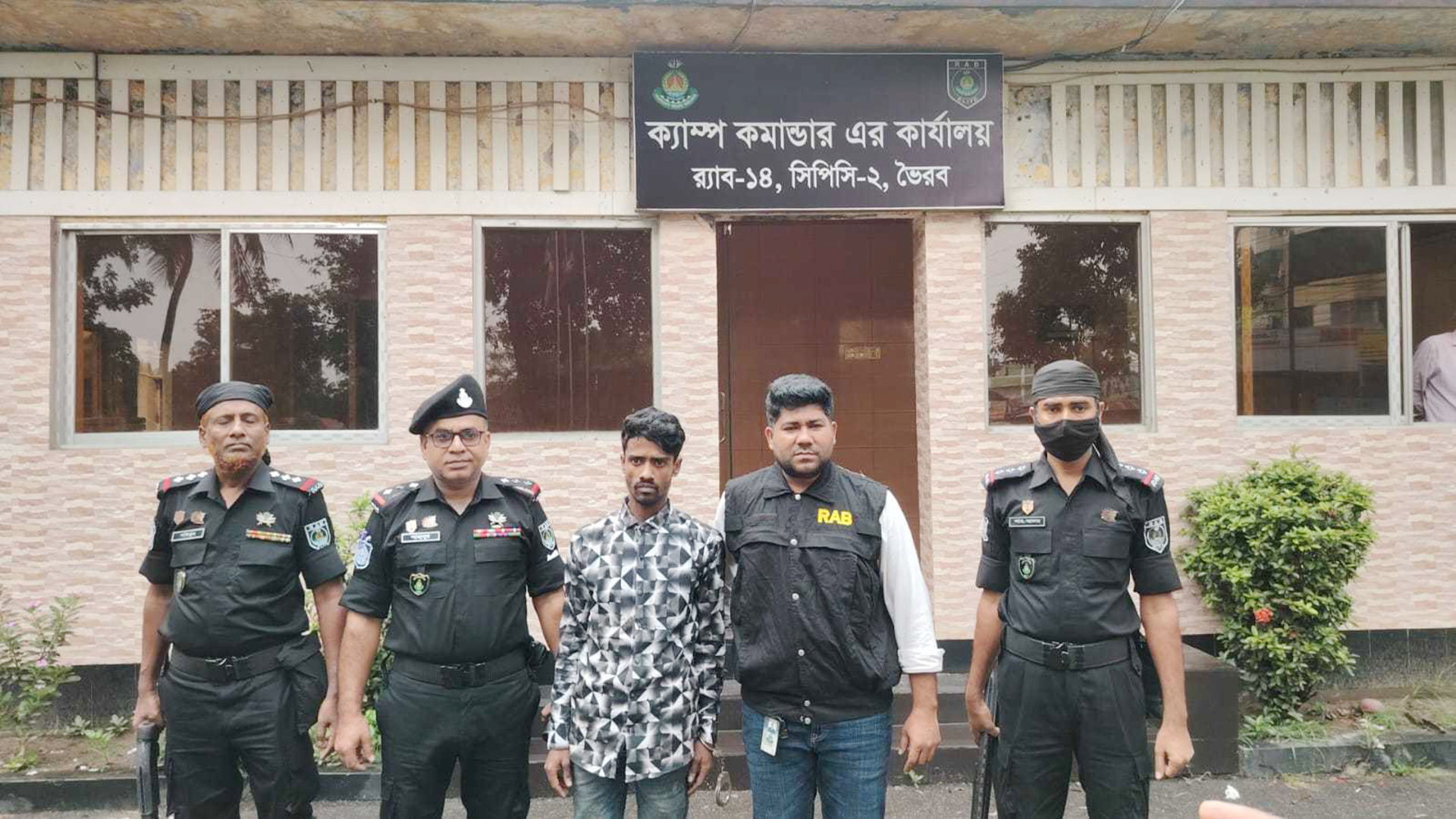 ৭ মাসের সন্তানকে হত্যা, মায়ের মামলায় বাবা গ্রেফতার