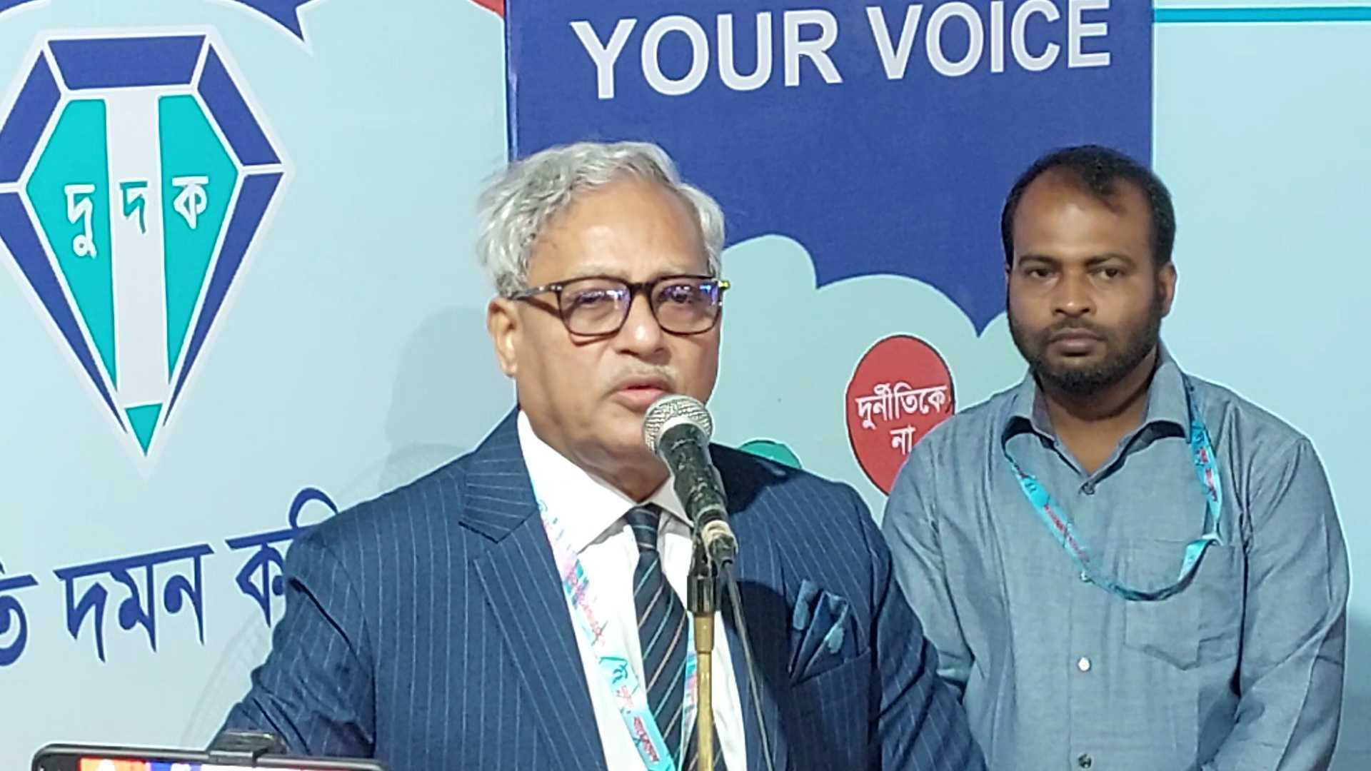 দুর্নীতি ঘটার পর তা সরানোর চেয়ে আগেই ব্যবস্থা নিতে হবে: দুদক কমিশনার