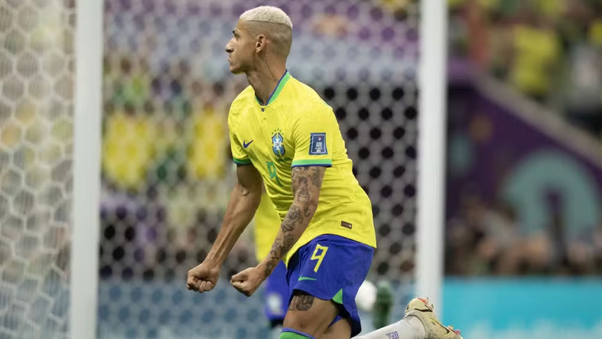 Etek ostida erotik etuk