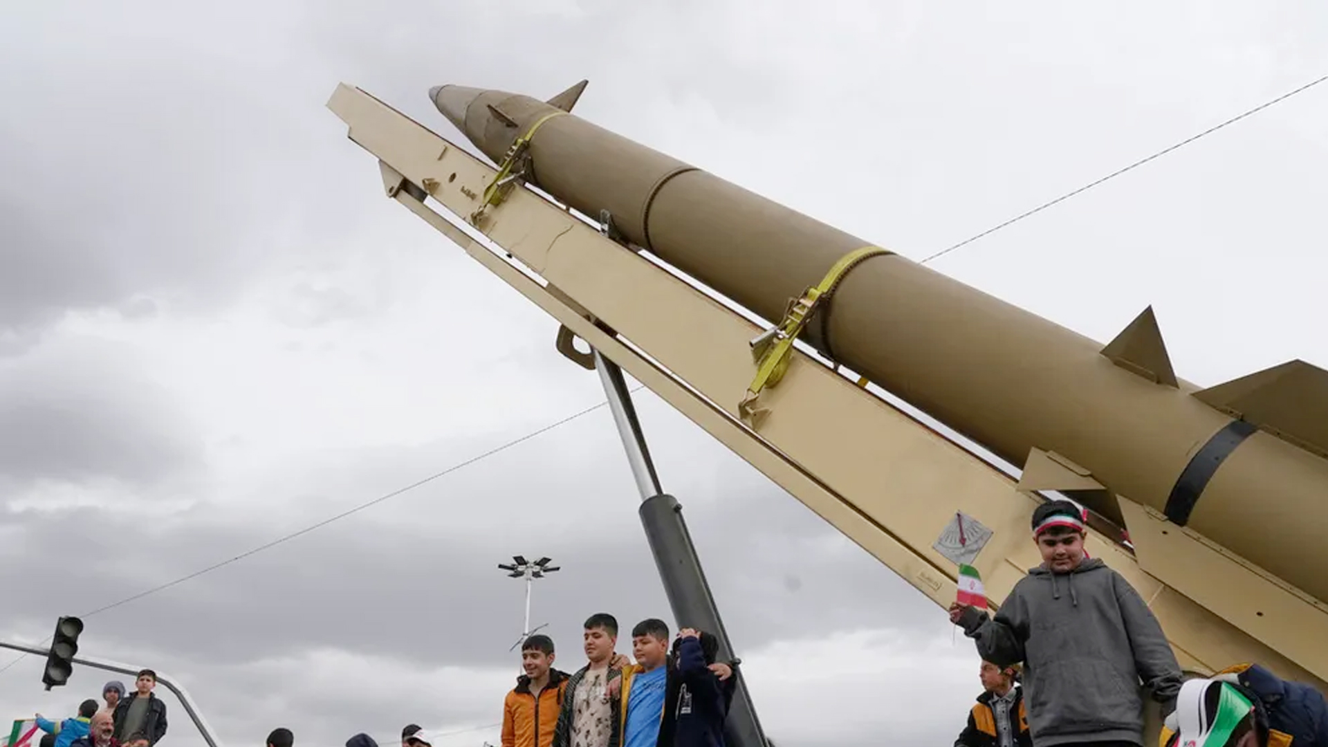 তীব্র হামলার পরও ইরানের ক্ষেপণাস্ত্র লঞ্চারের সংখ্যা অপরিবর্তিত: ব্লুমবার্গ