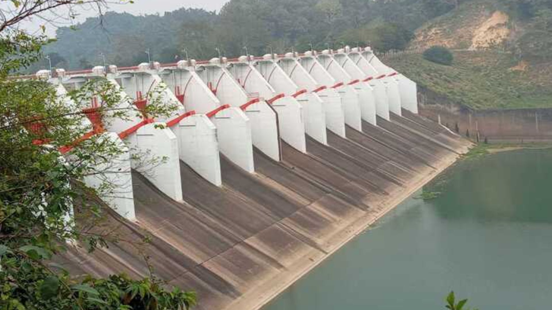কাপ্তাই হ্রদে পানি স্বল্পতা, ৩ ইউনিটে বিদ্যুৎ উৎপাদন বন্ধ