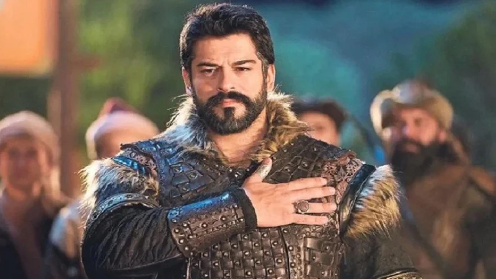 Bir oila jinsiy aloqa uchun shishani aylantiradi.