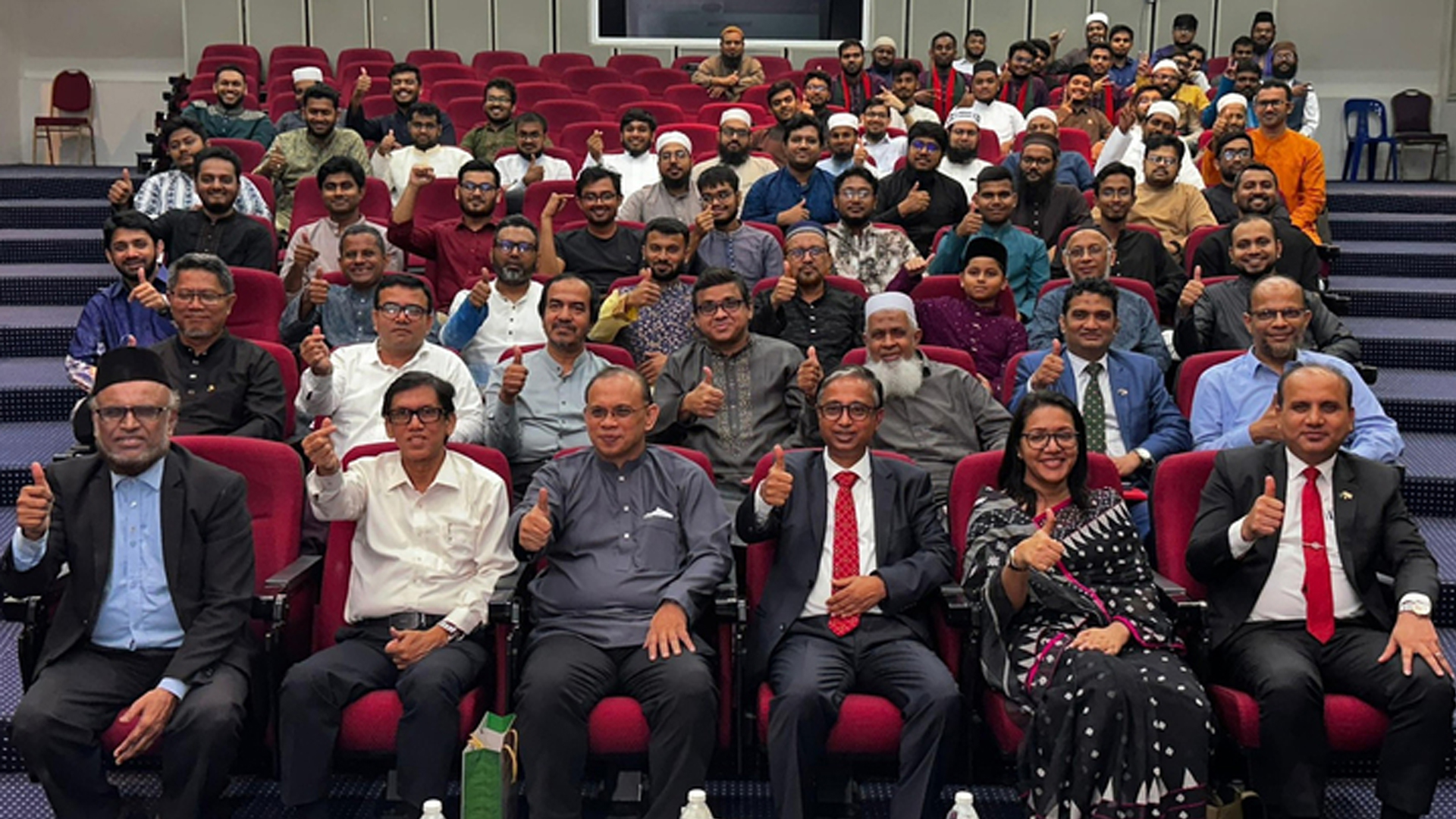 মালয়েশিয়ায় প্রবাসী বাংলাদেশি শিক্ষক-শিক্ষার্থীদের সাথে হাইকমিশনারের মতবিনিময়